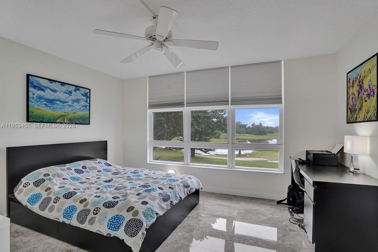 NO 22 PALM-AIRE COUNTRY C - Residential