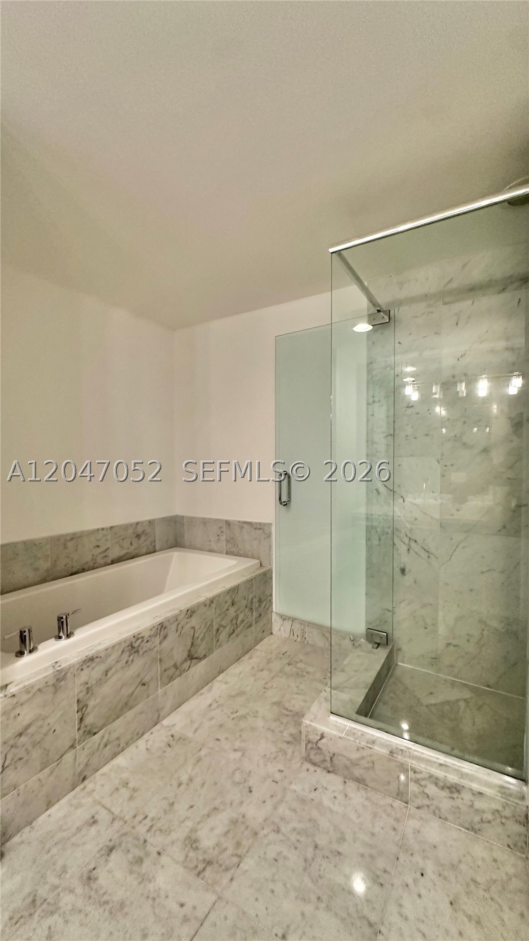 VIZCAYNE NORTH CONDO - Residential Lease