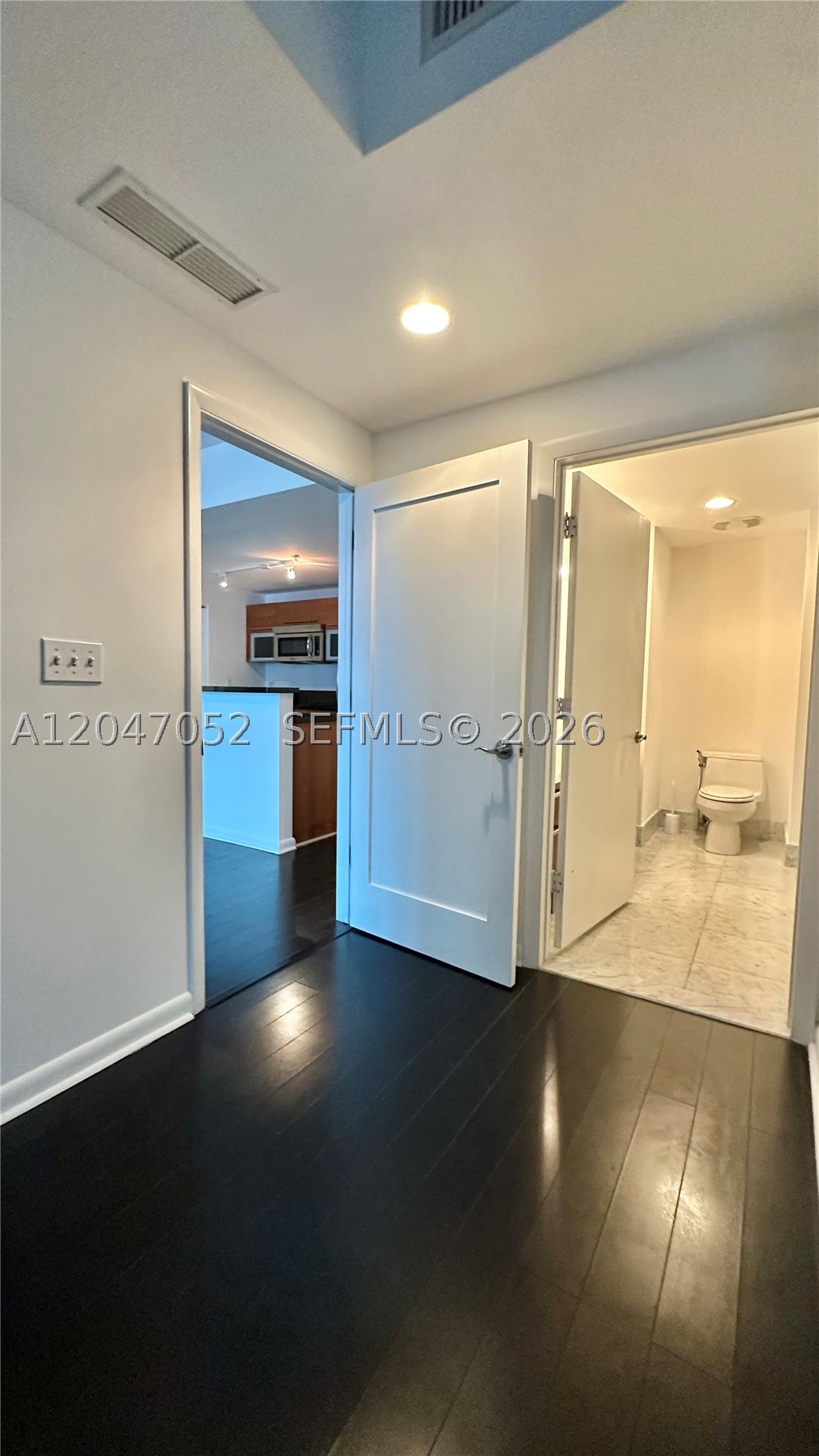 VIZCAYNE NORTH CONDO - Residential Lease