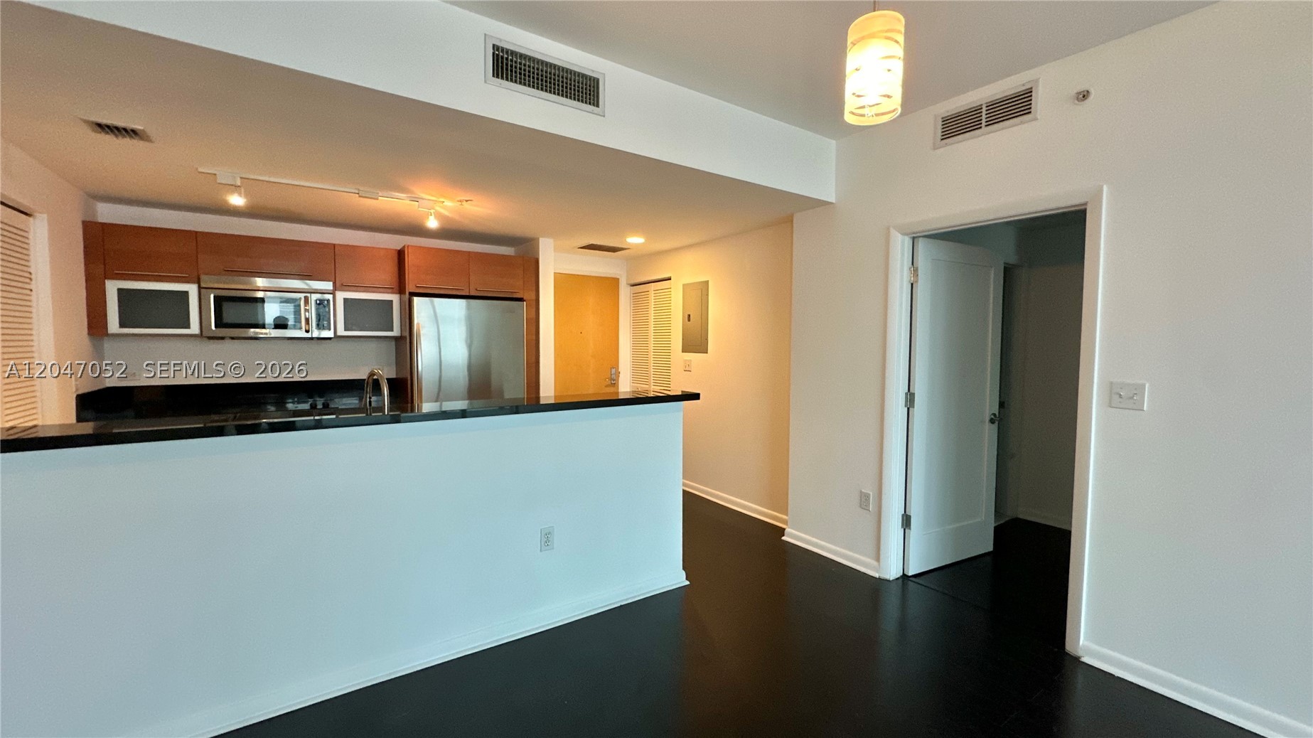 VIZCAYNE NORTH CONDO - Residential Lease