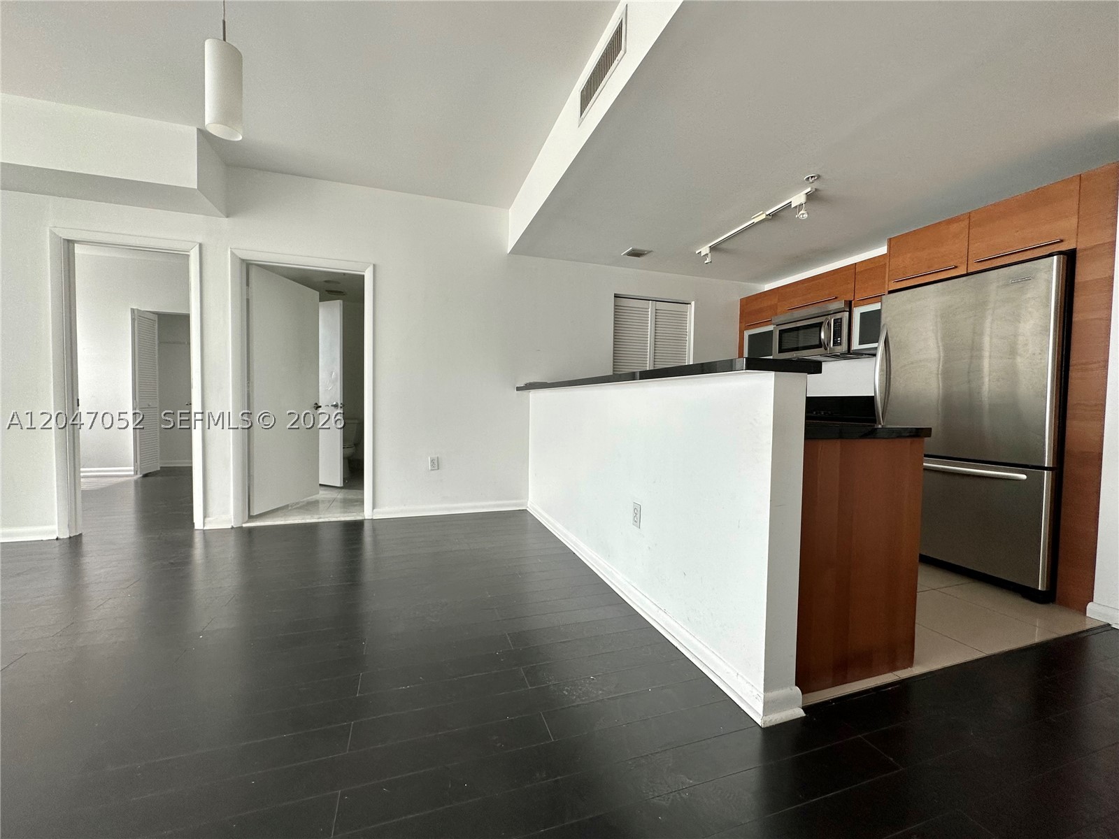 VIZCAYNE NORTH CONDO - Residential Lease