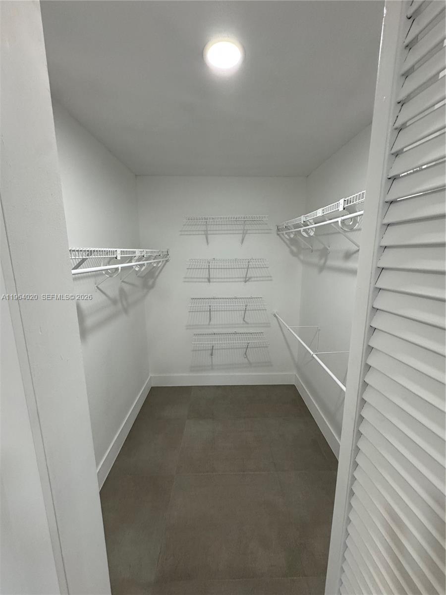 LEOMAR HOMES - Residential