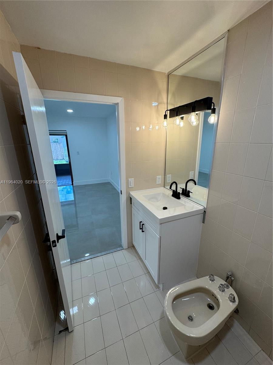 LEOMAR HOMES - Residential