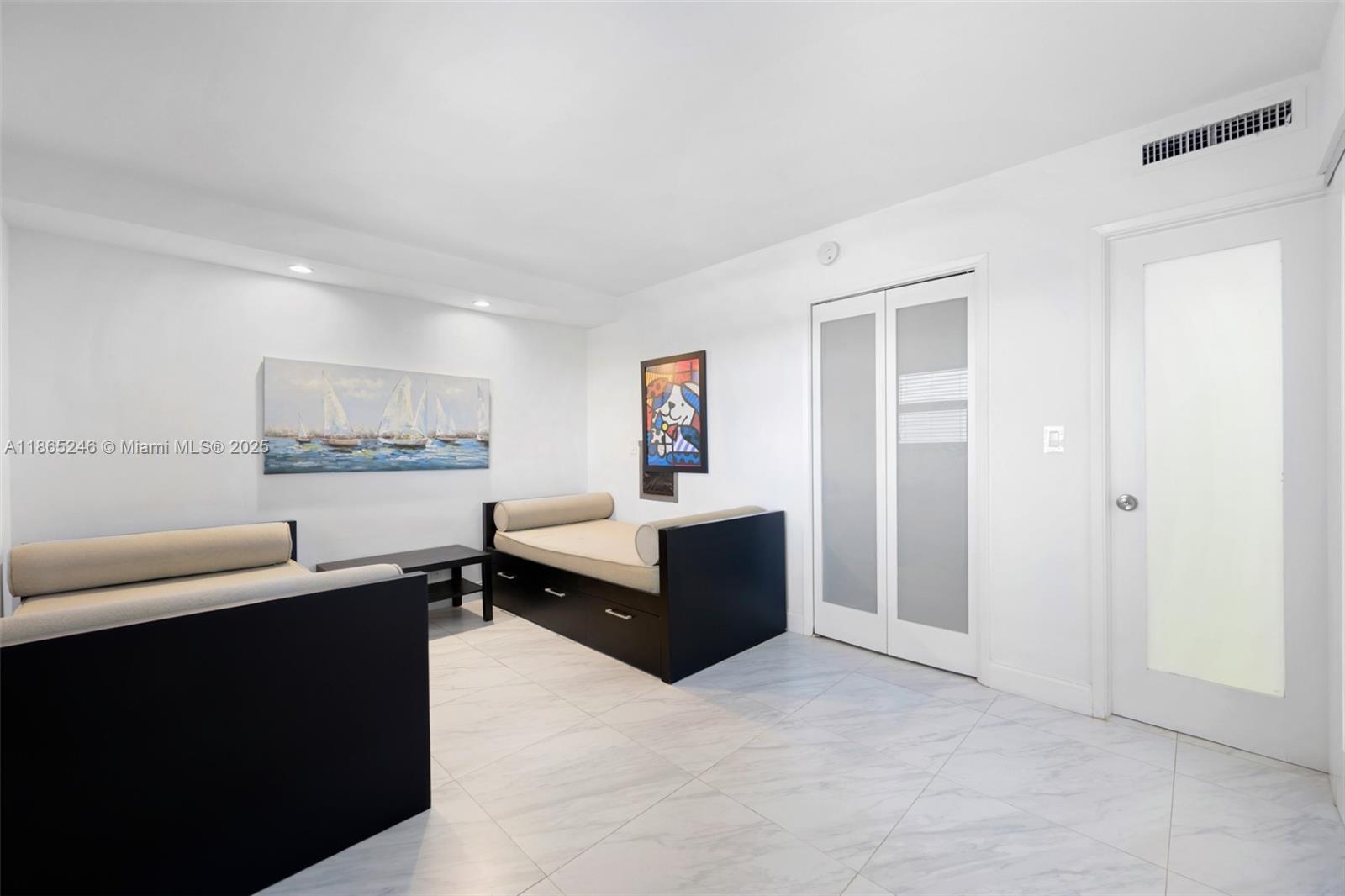 TIFFANY GARDENS NORTH CON - Residential Lease