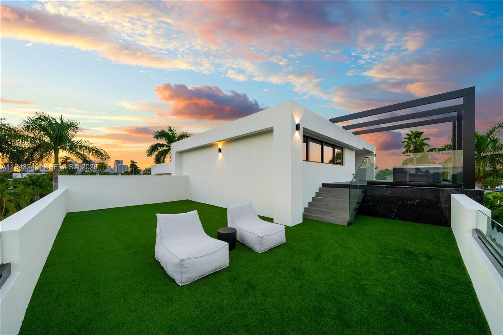 CORAL ISLES - Residential