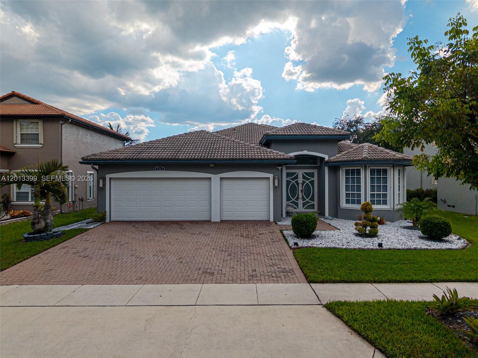 RESERVE AT HUNTINGTON 174 - Residential