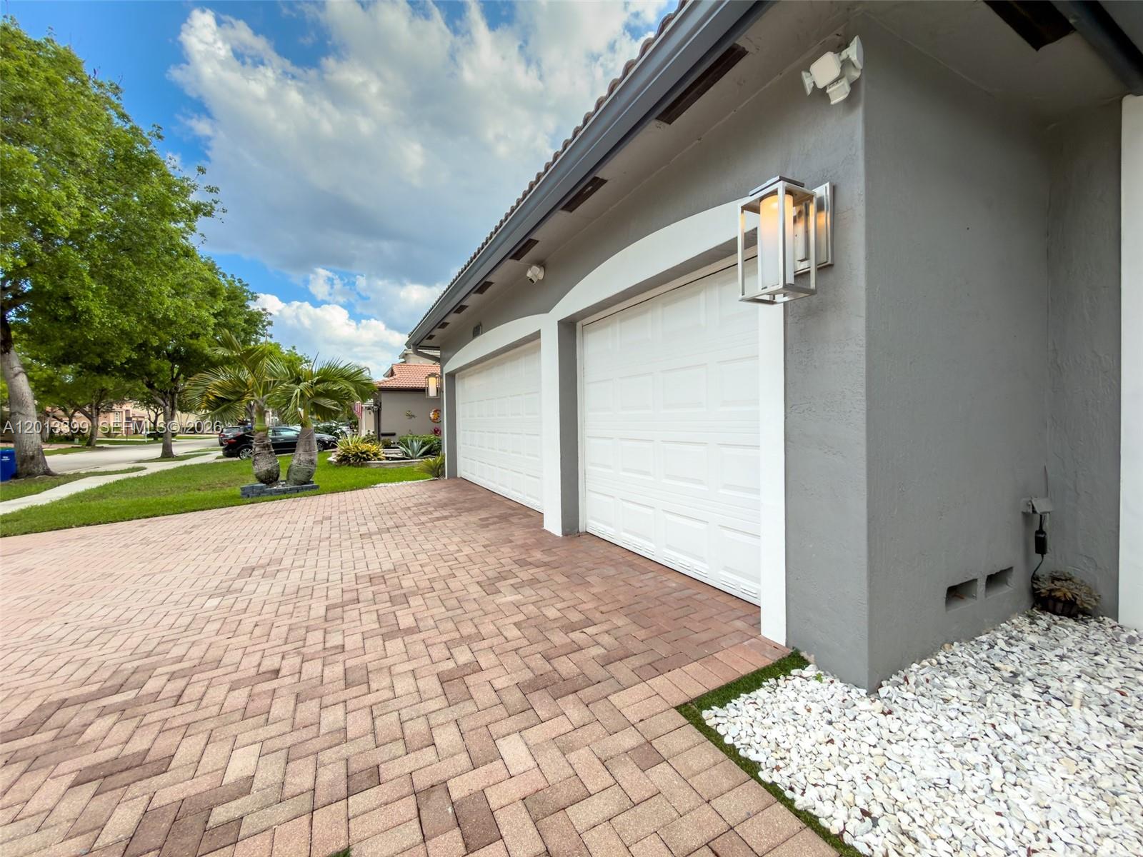 RESERVE AT HUNTINGTON 174 - Residential