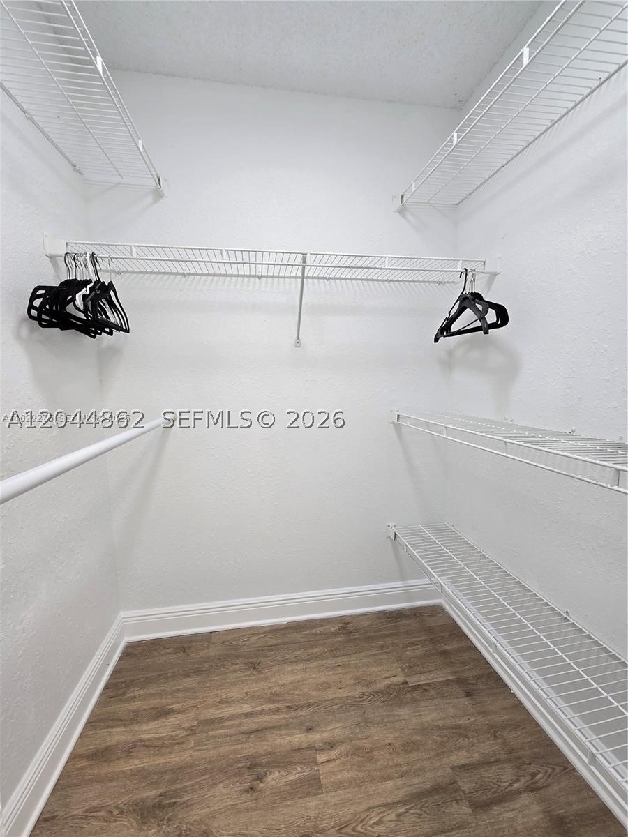 LAKEVIEW CLUB CONDO - Residential Lease