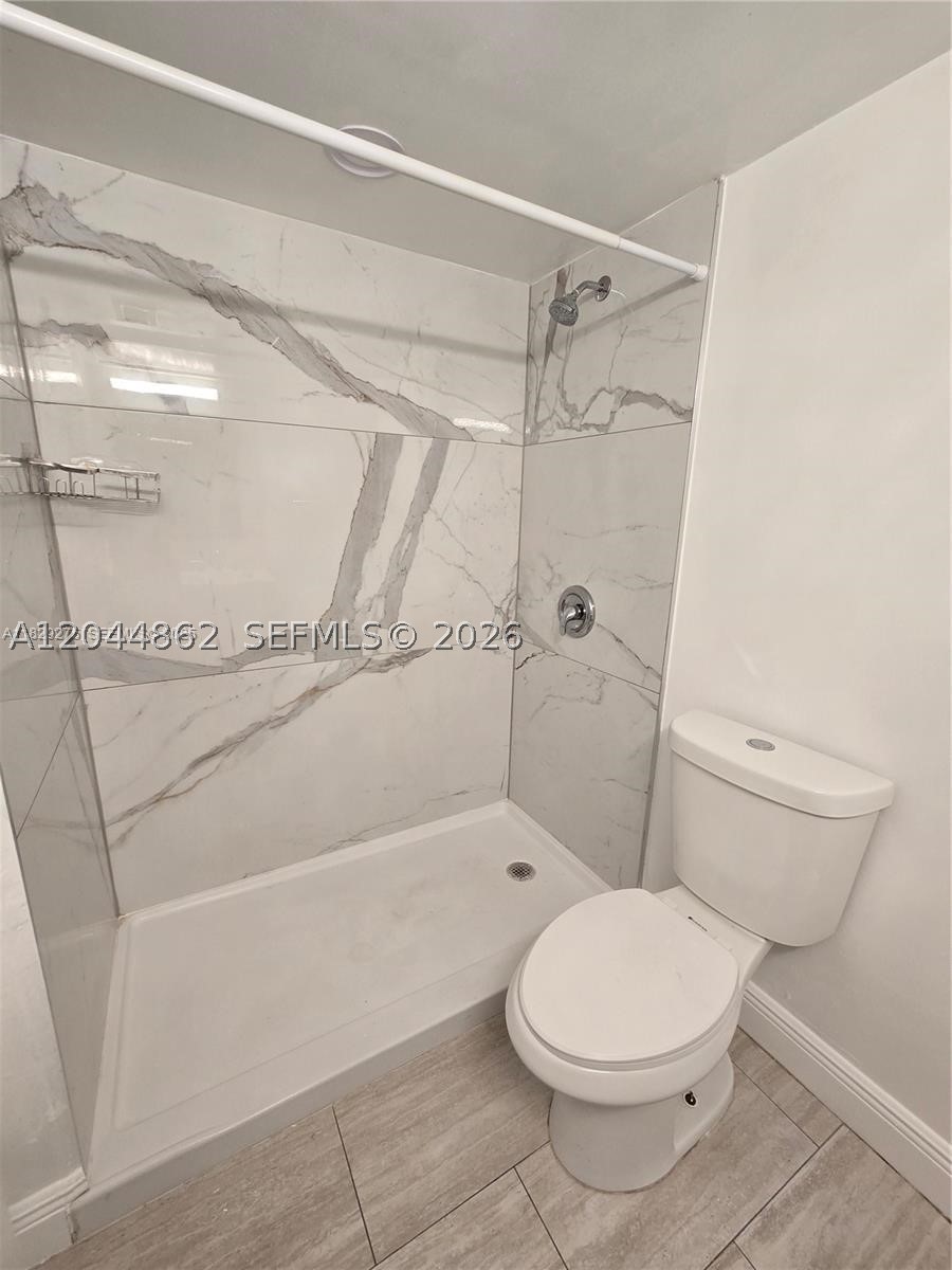 LAKEVIEW CLUB CONDO - Residential Lease
