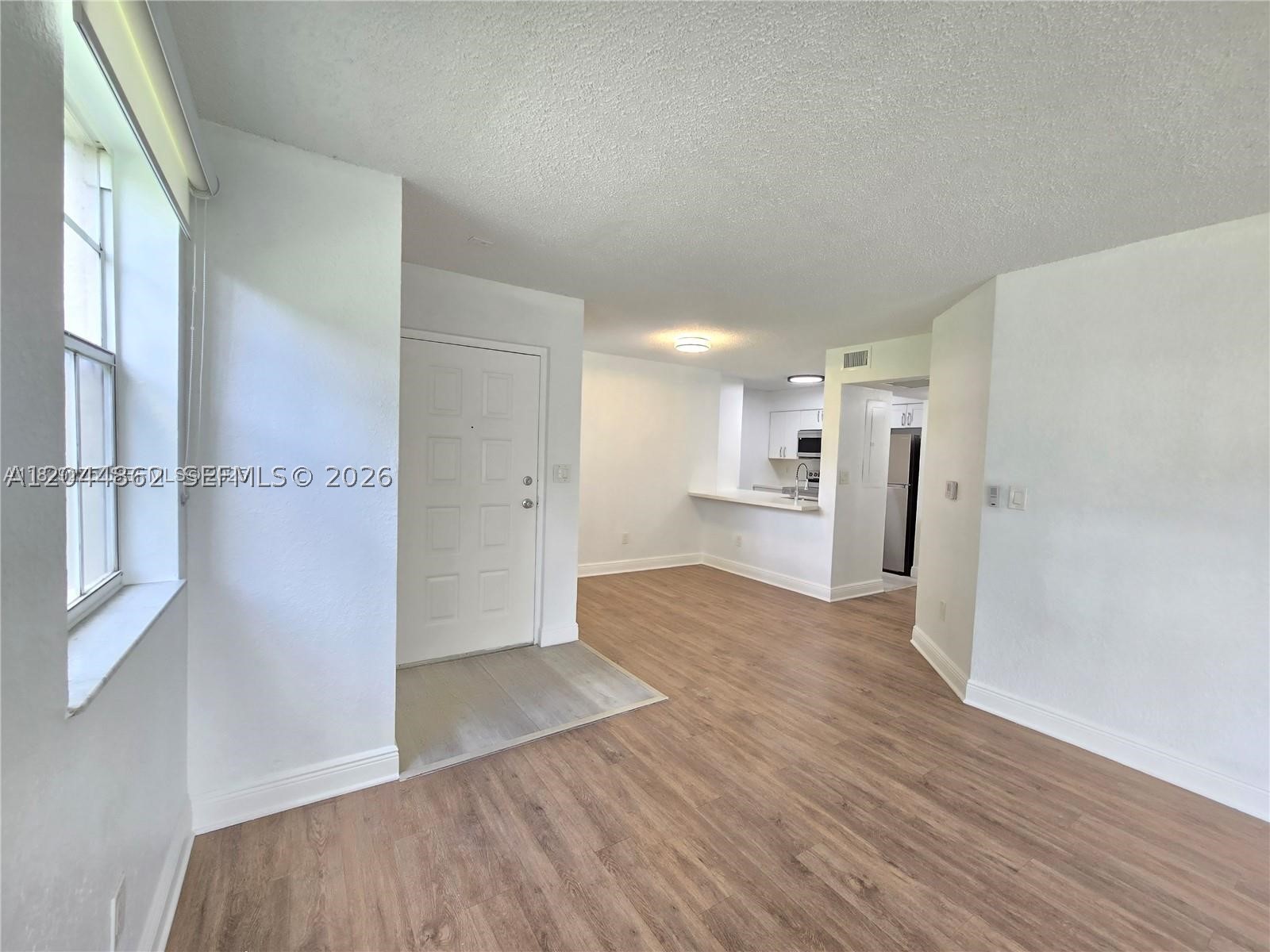 LAKEVIEW CLUB CONDO - Residential Lease