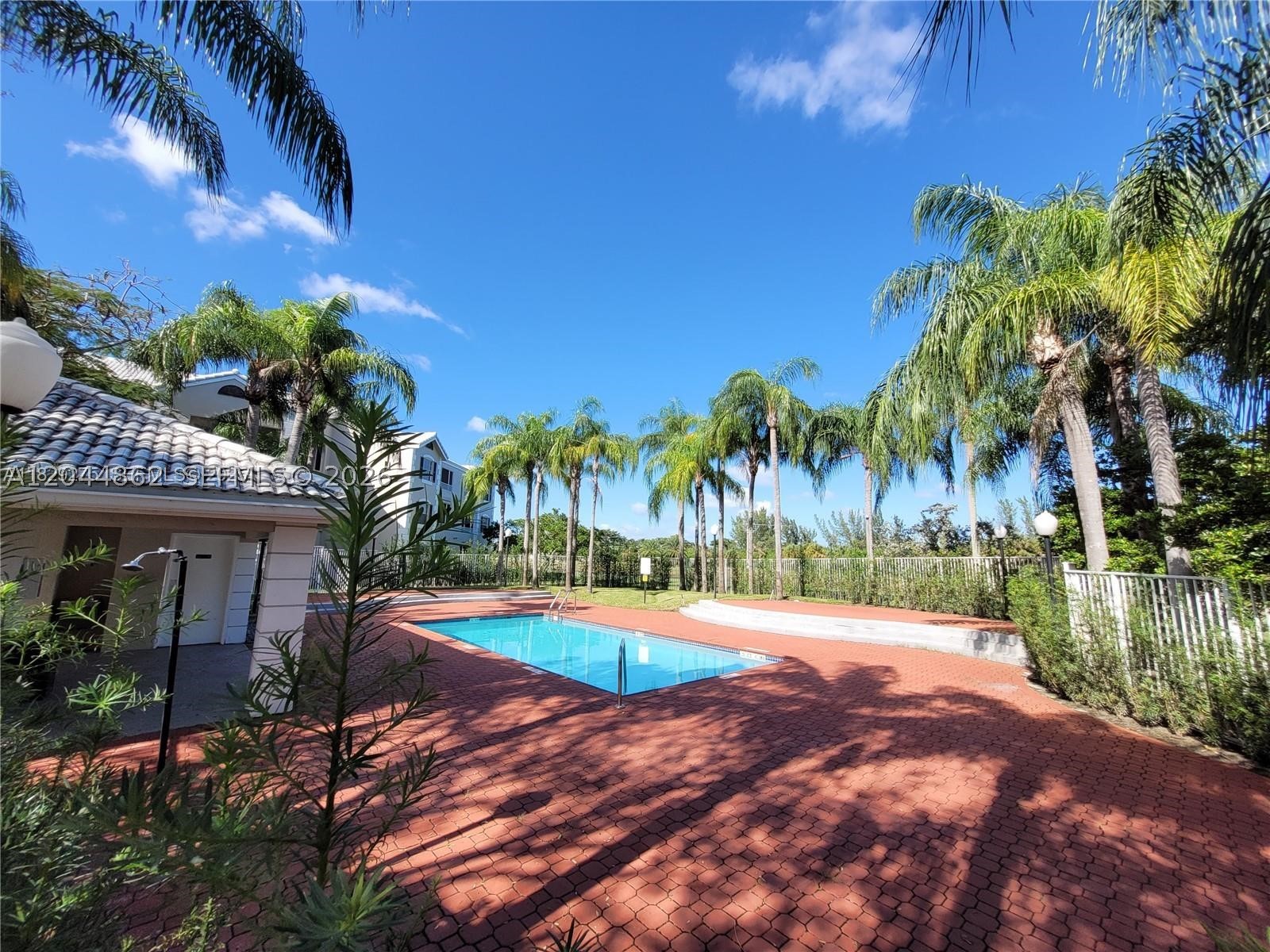 LAKEVIEW CLUB CONDO - Residential Lease