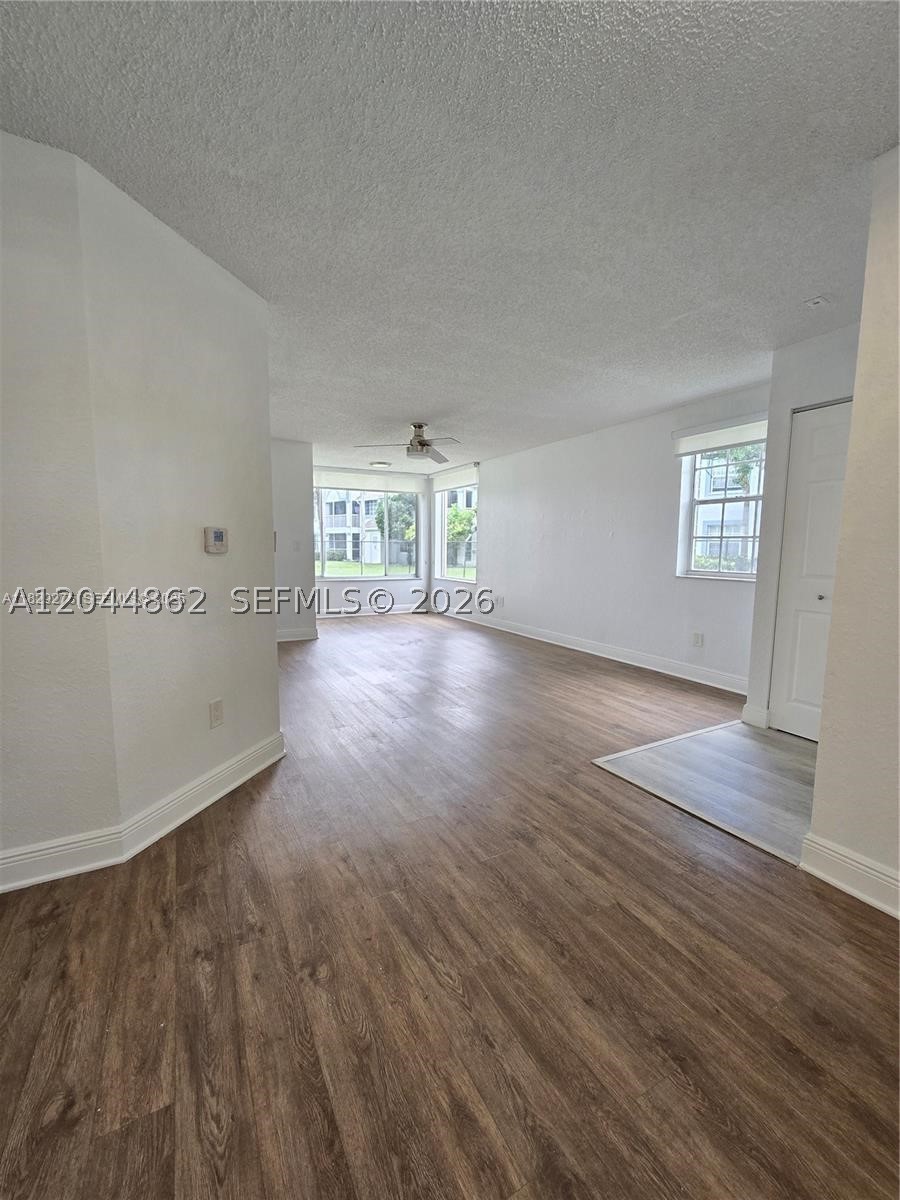 LAKEVIEW CLUB CONDO - Residential Lease
