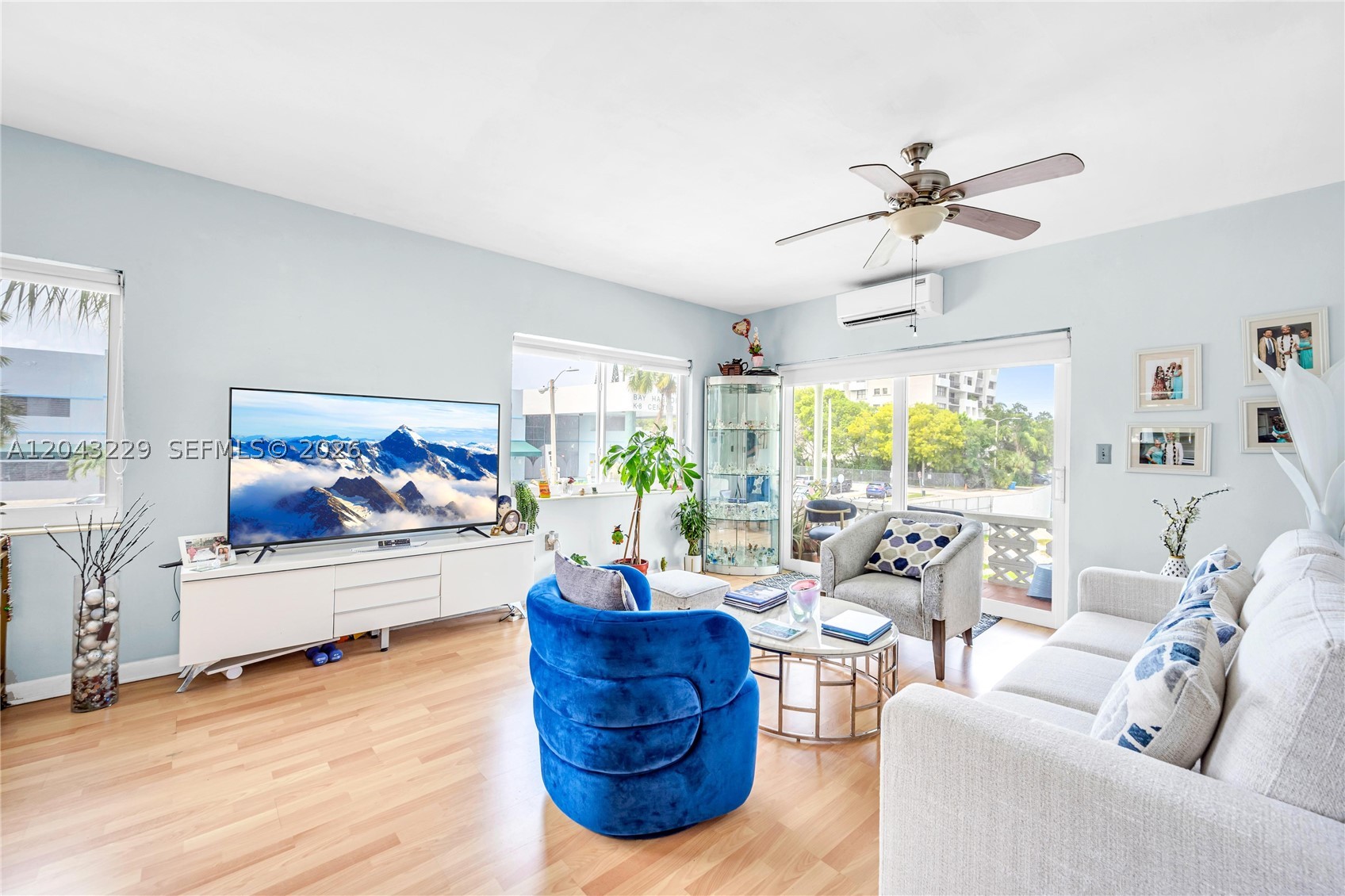 HARBOUR POINT CONDO - Residential