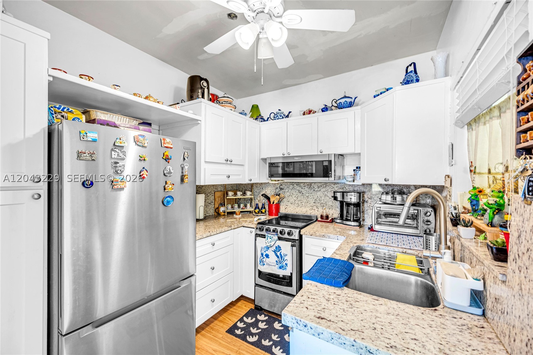 HARBOUR POINT CONDO - Residential