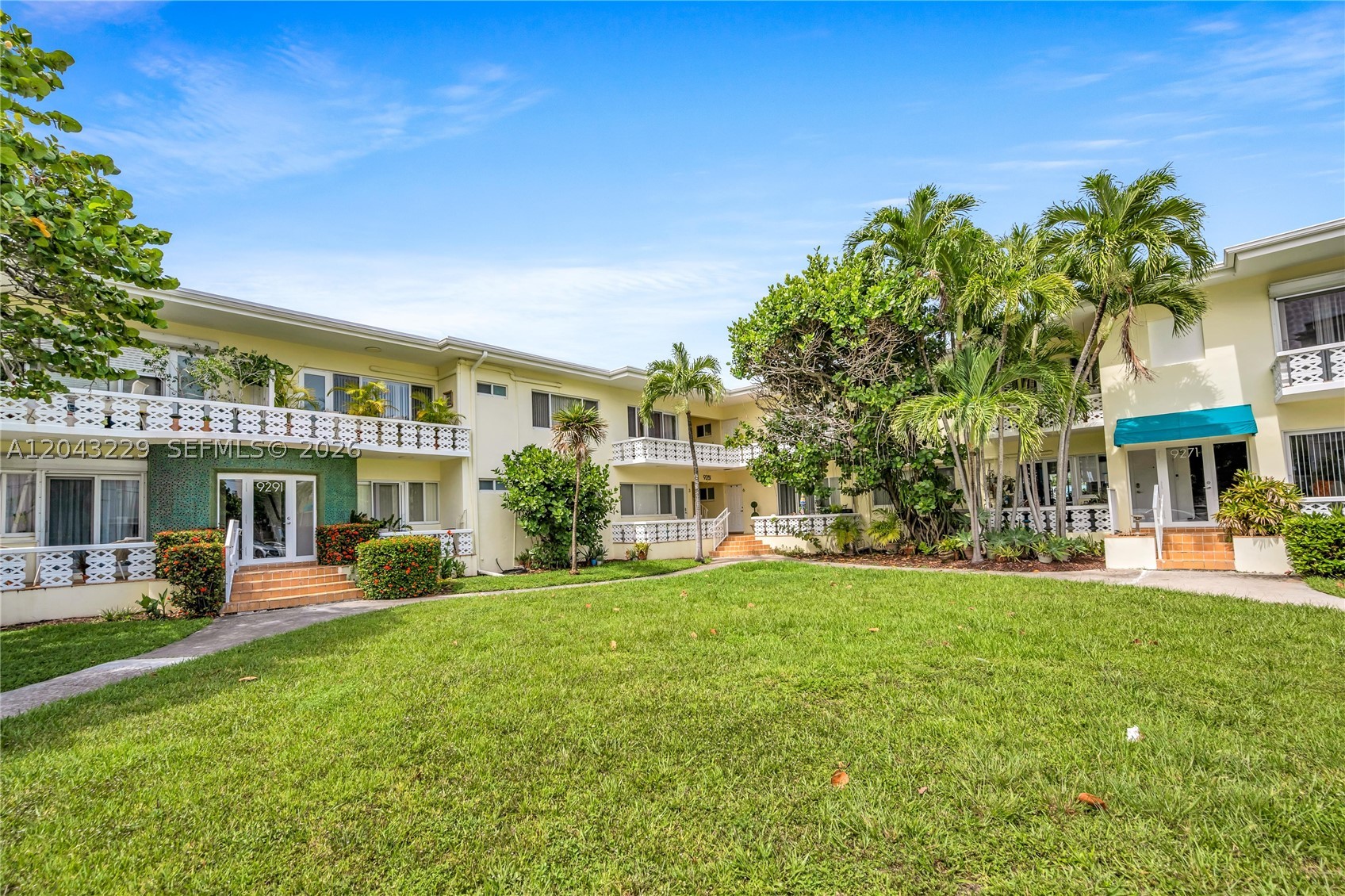 HARBOUR POINT CONDO - Residential