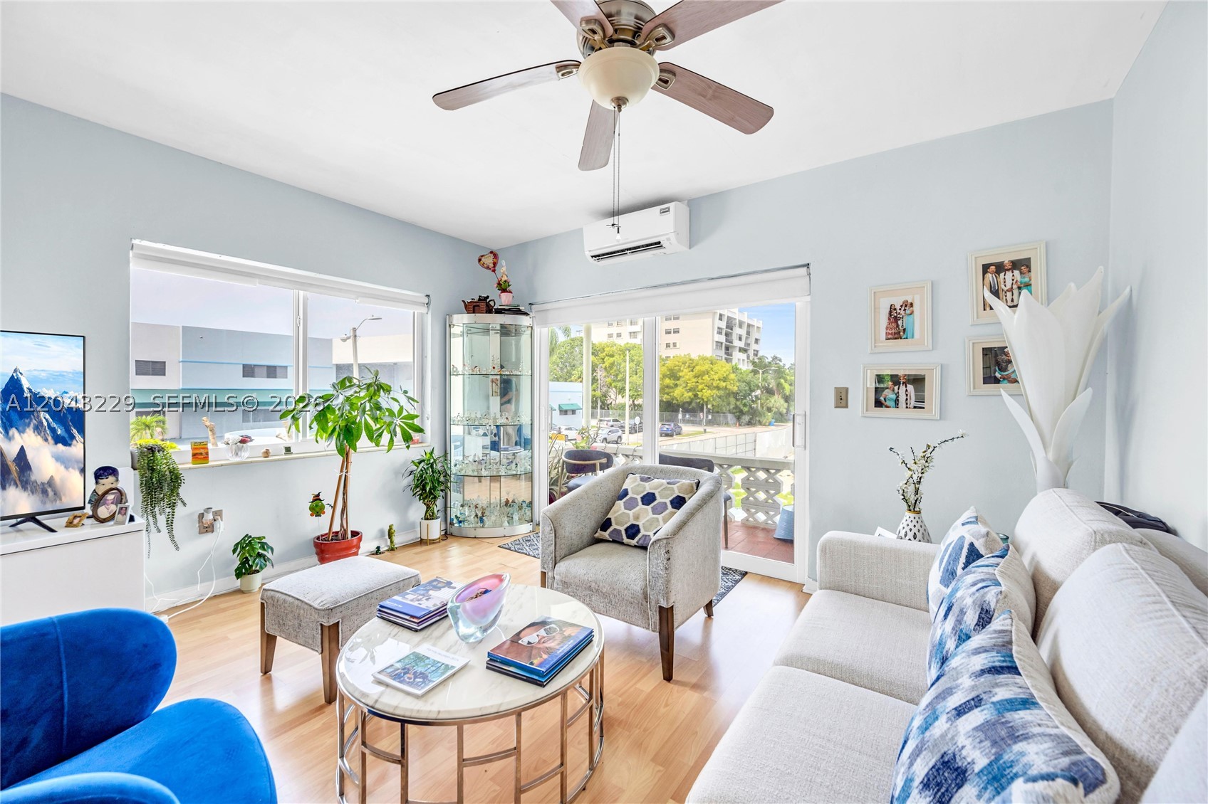 HARBOUR POINT CONDO - Residential
