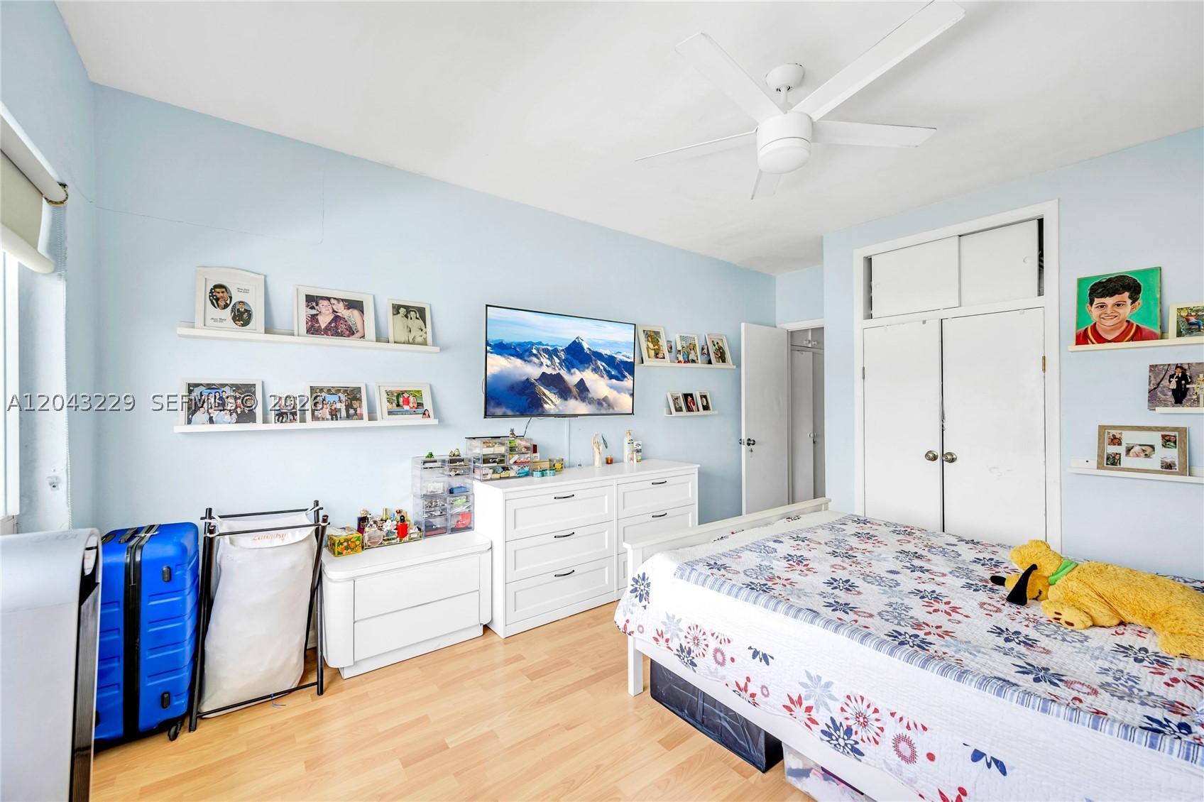 HARBOUR POINT CONDO - Residential