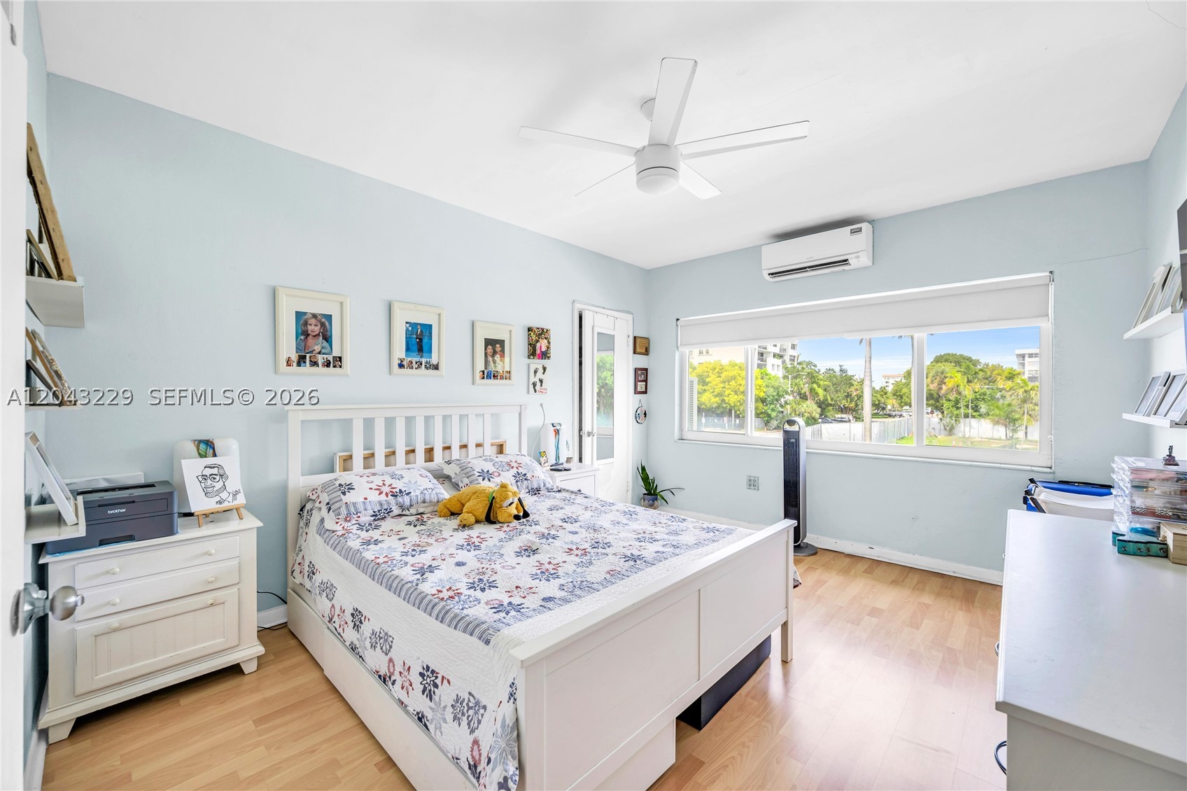 HARBOUR POINT CONDO - Residential