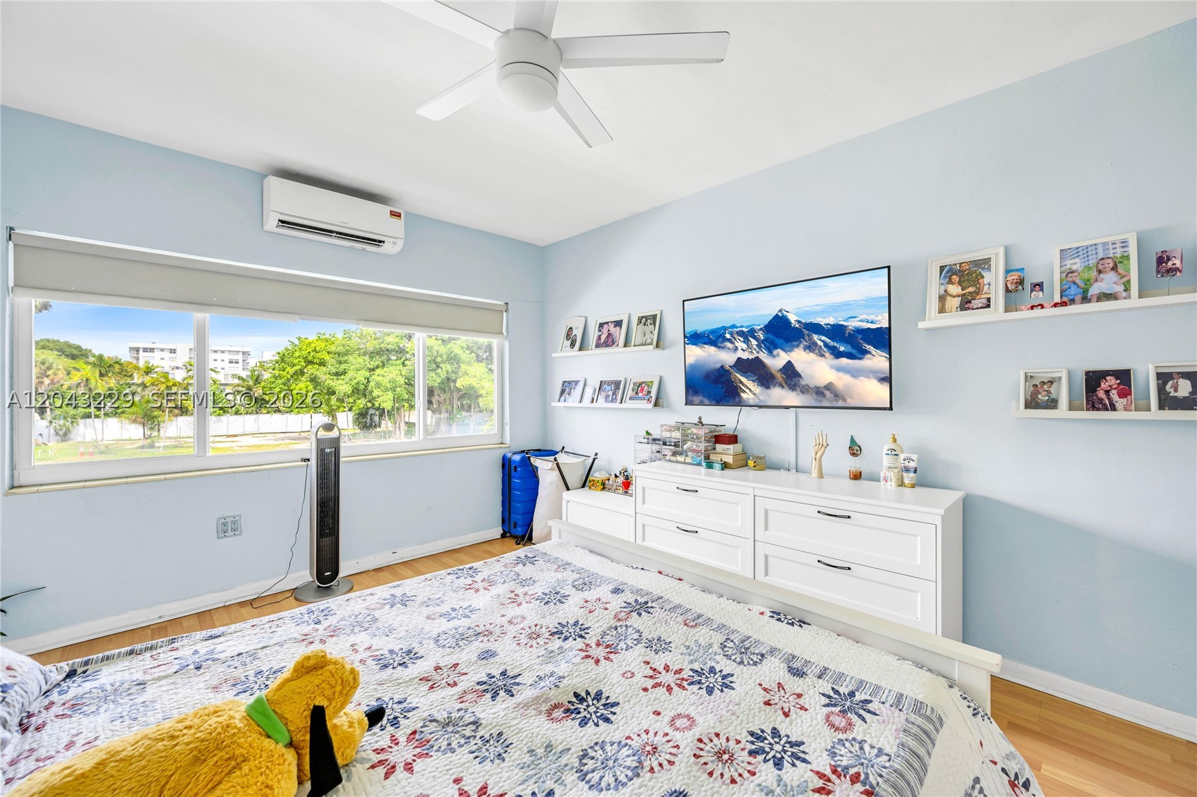 HARBOUR POINT CONDO - Residential