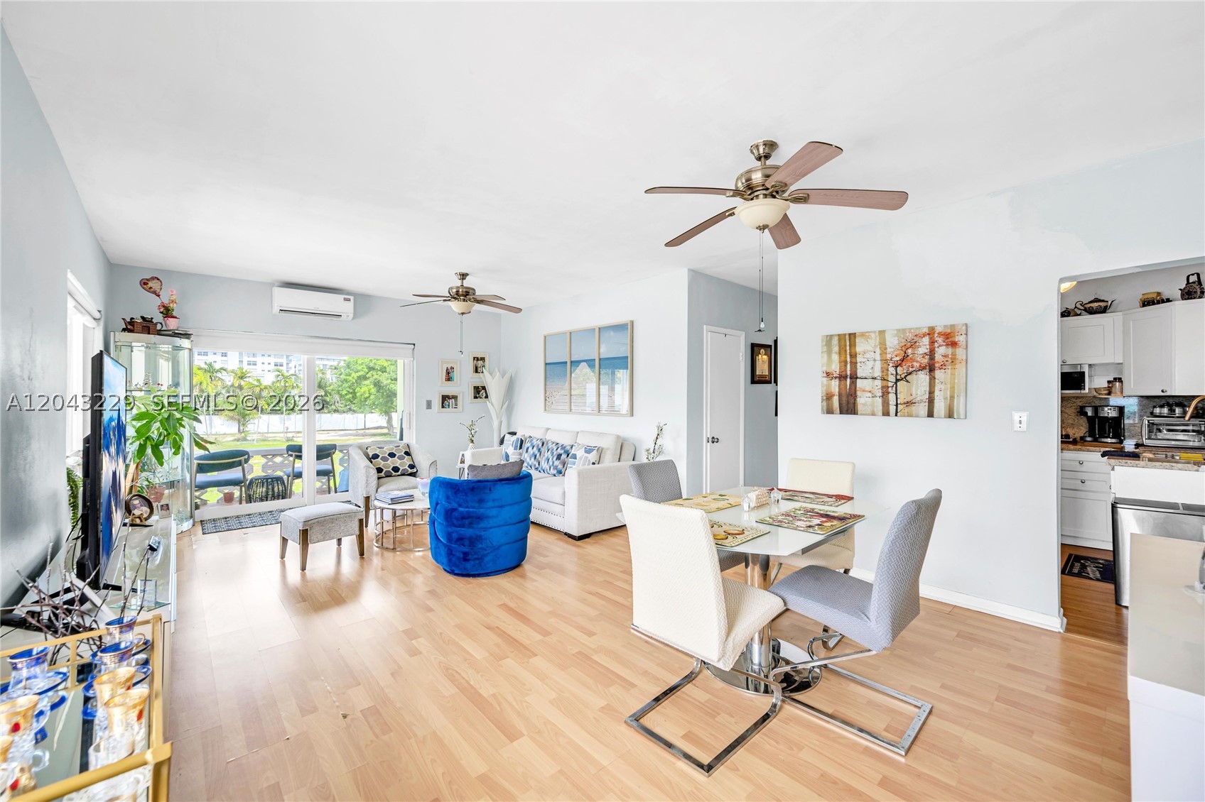 HARBOUR POINT CONDO - Residential
