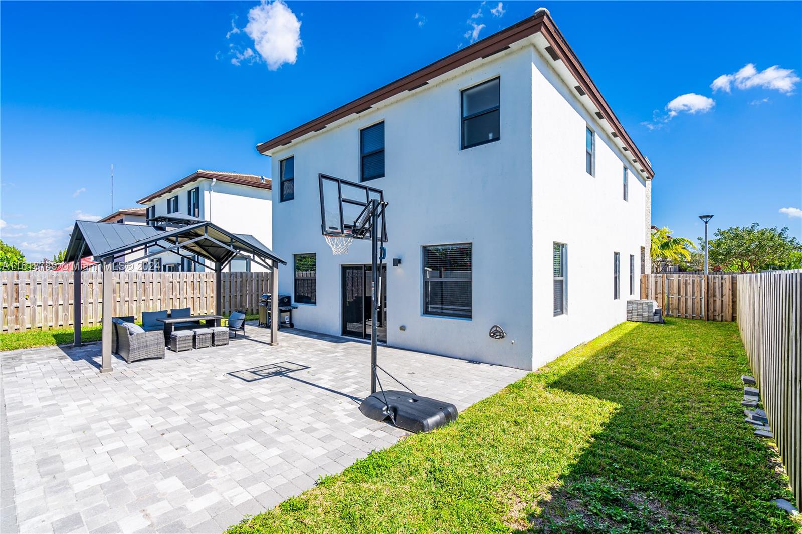 VIA VENTURA NEIGHBORHOOD - Residential