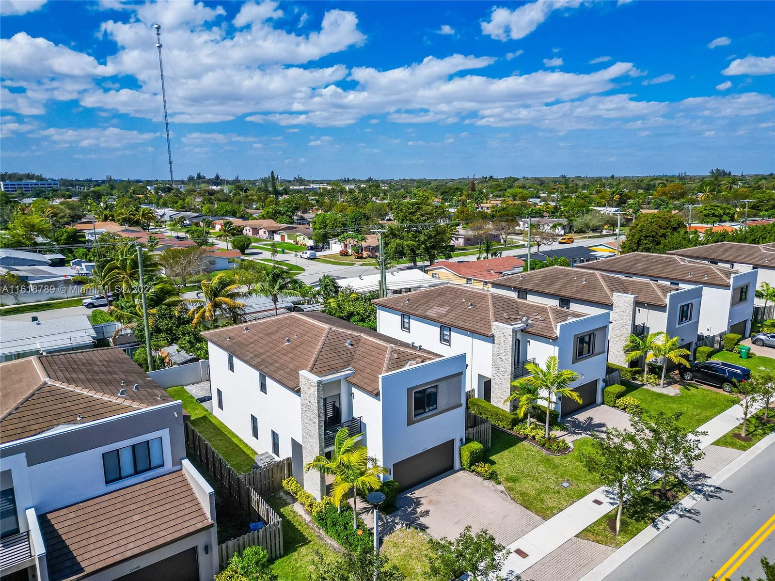 VIA VENTURA NEIGHBORHOOD - Residential