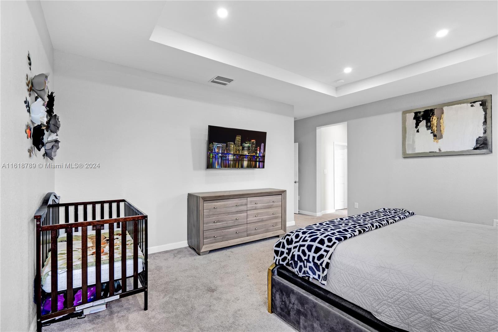 VIA VENTURA NEIGHBORHOOD - Residential