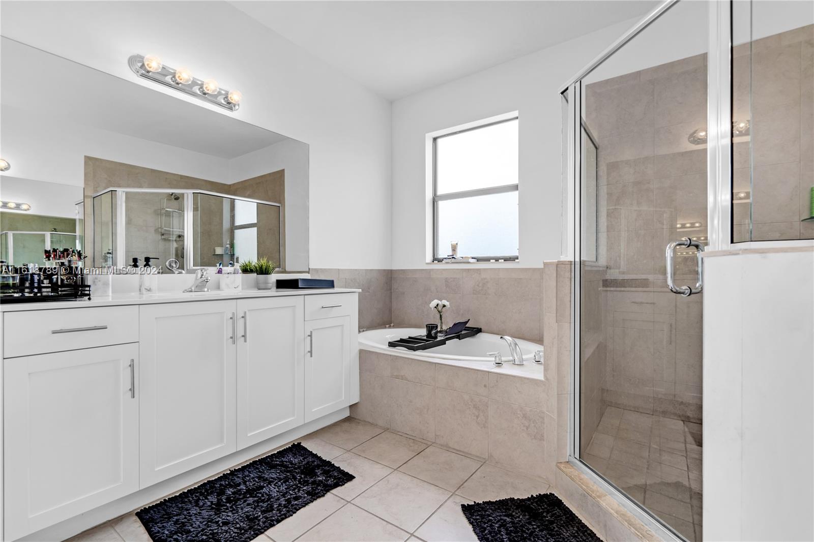 VIA VENTURA NEIGHBORHOOD - Residential