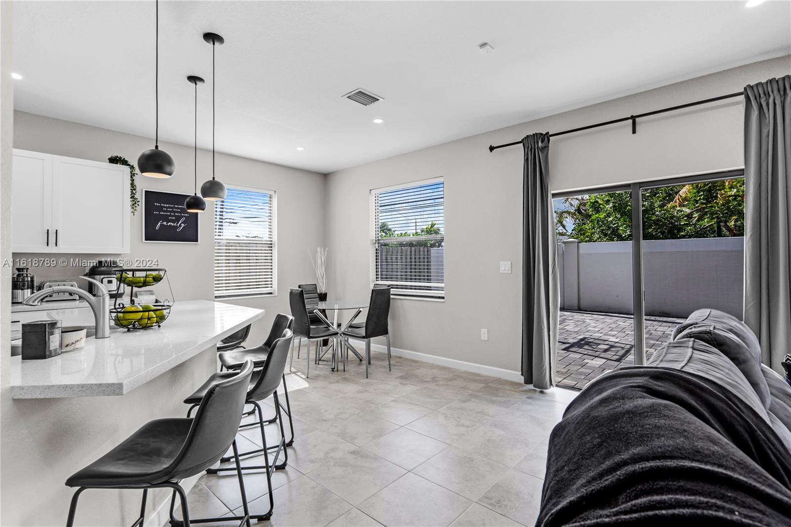 VIA VENTURA NEIGHBORHOOD - Residential