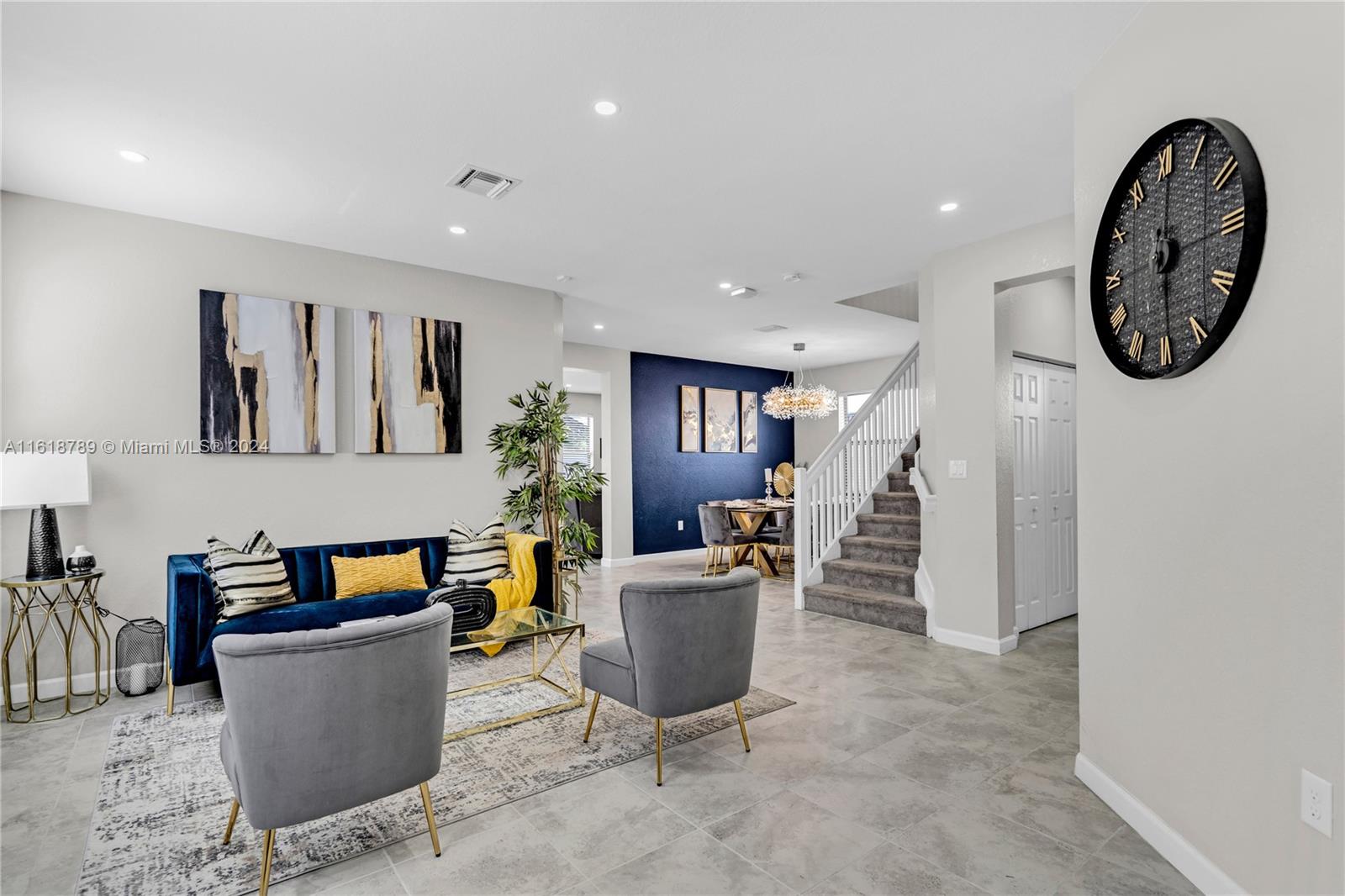 VIA VENTURA NEIGHBORHOOD - Residential