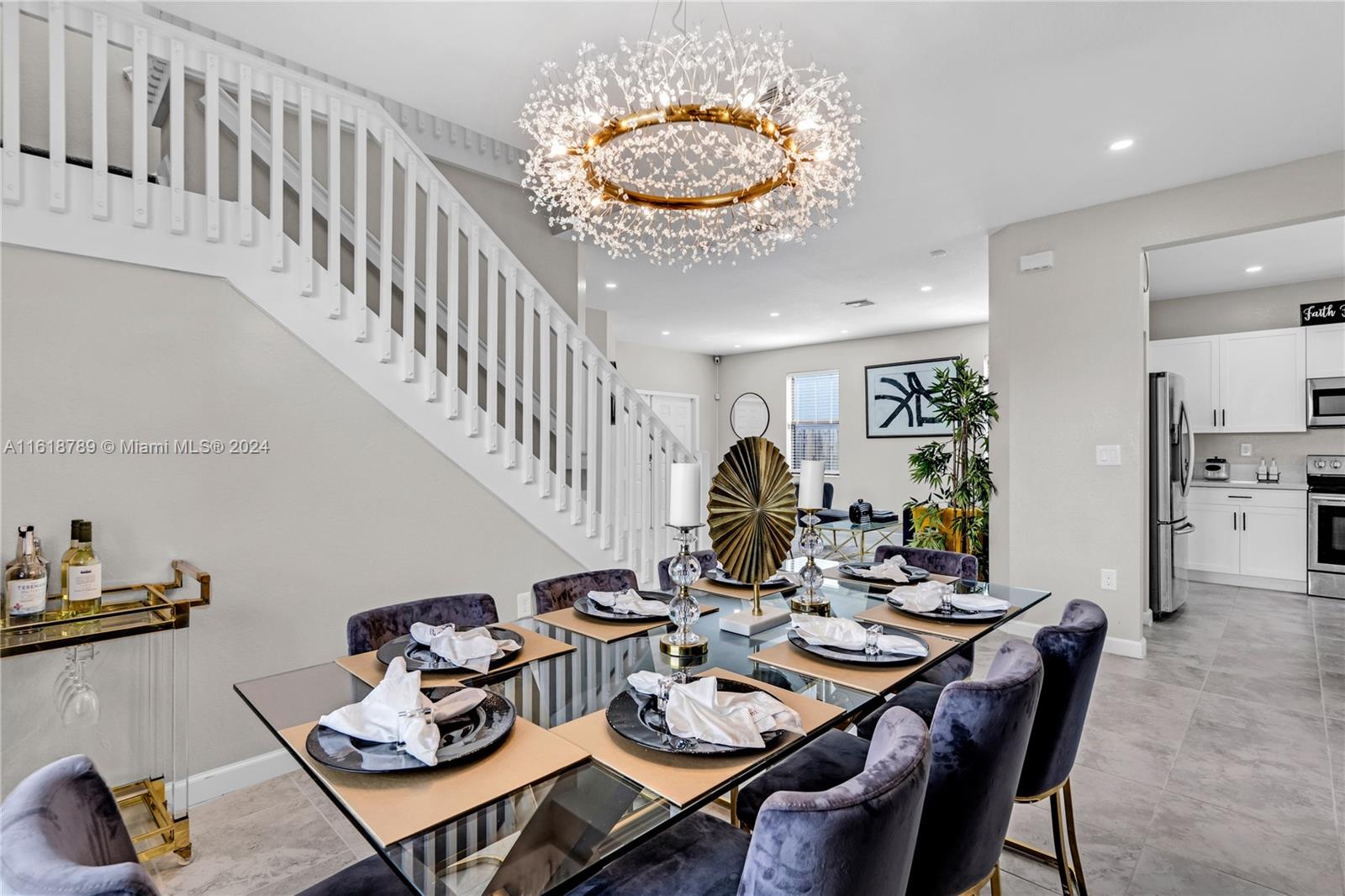 VIA VENTURA NEIGHBORHOOD - Residential