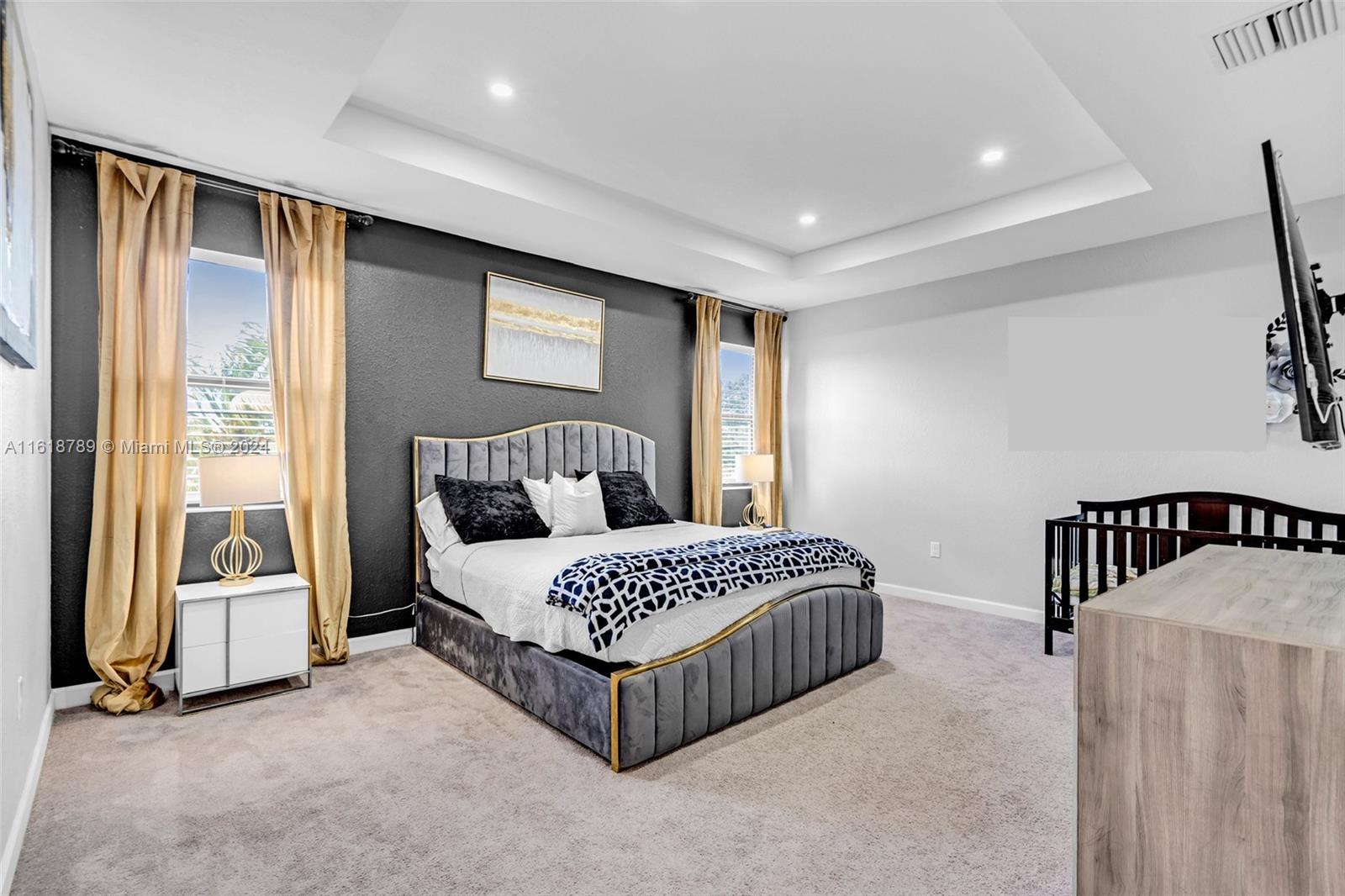 VIA VENTURA NEIGHBORHOOD - Residential