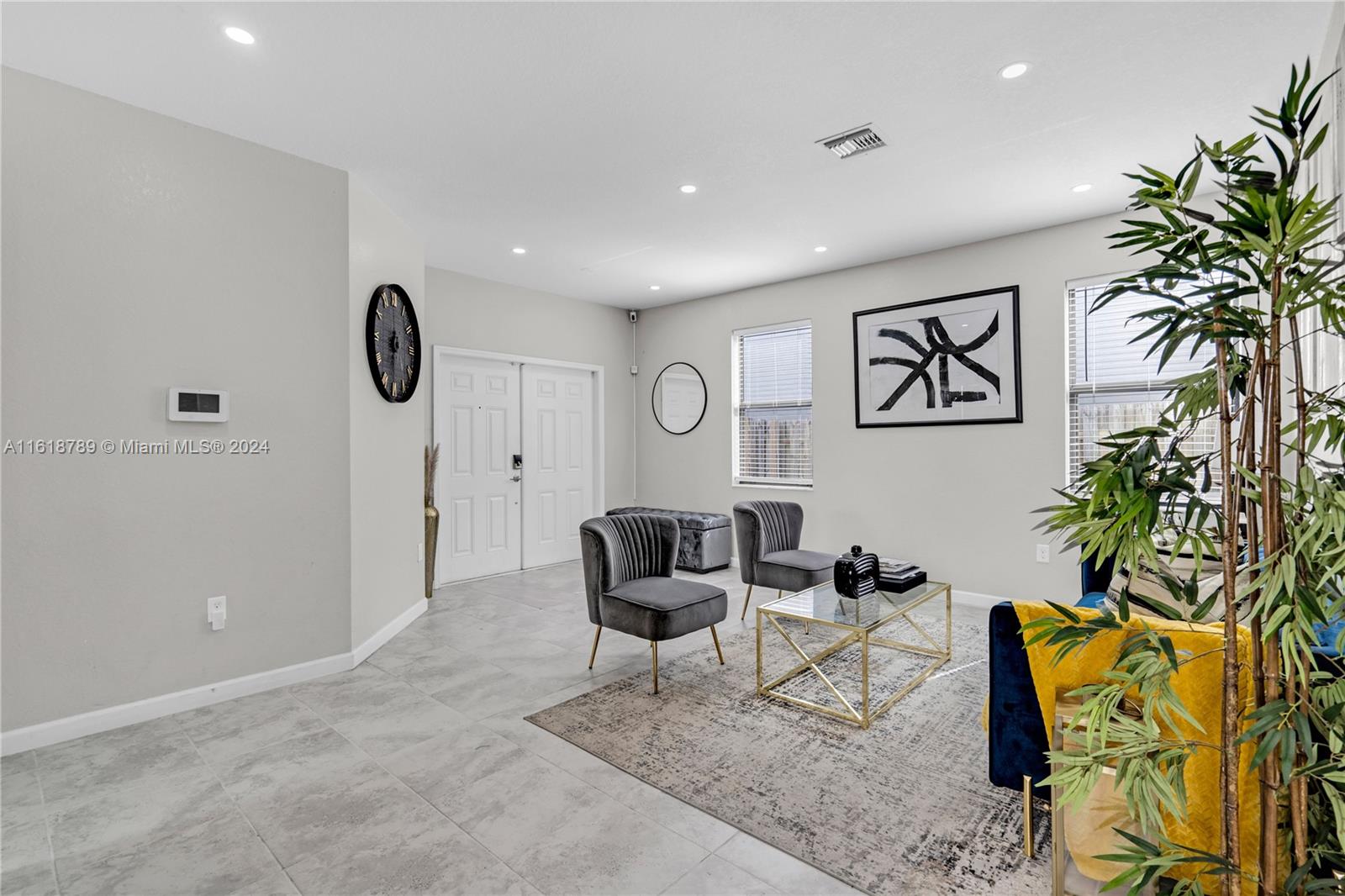 VIA VENTURA NEIGHBORHOOD - Residential