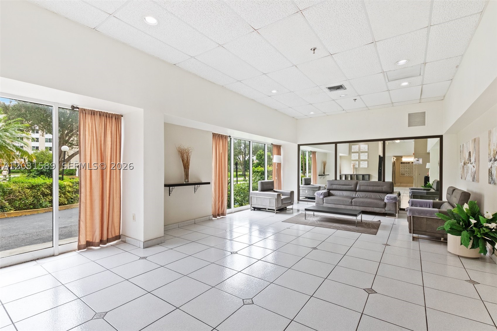 FAIRVIEW HOUSE CONDO - Residential