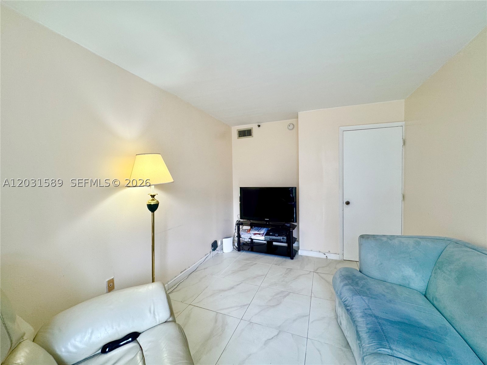 FAIRVIEW HOUSE CONDO - Residential