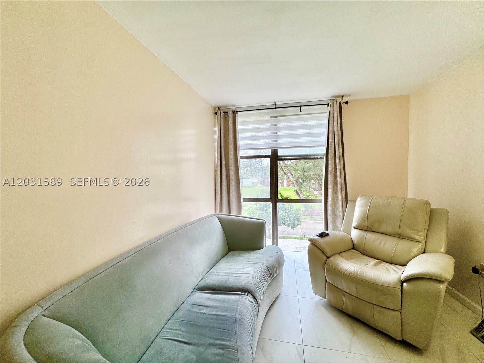 FAIRVIEW HOUSE CONDO - Residential