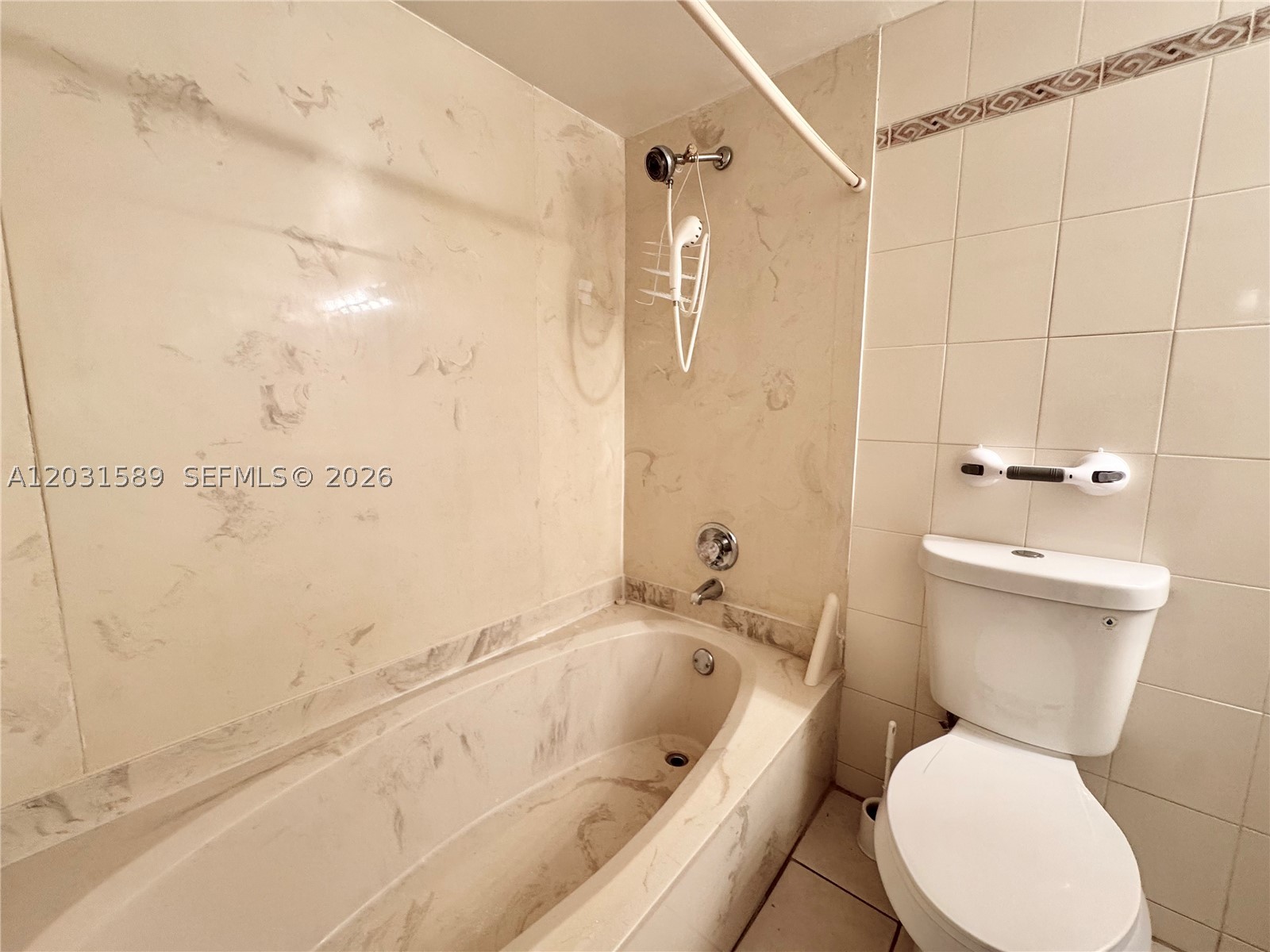 FAIRVIEW HOUSE CONDO - Residential