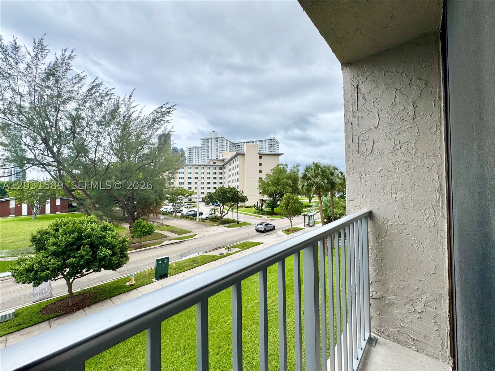 FAIRVIEW HOUSE CONDO - Residential