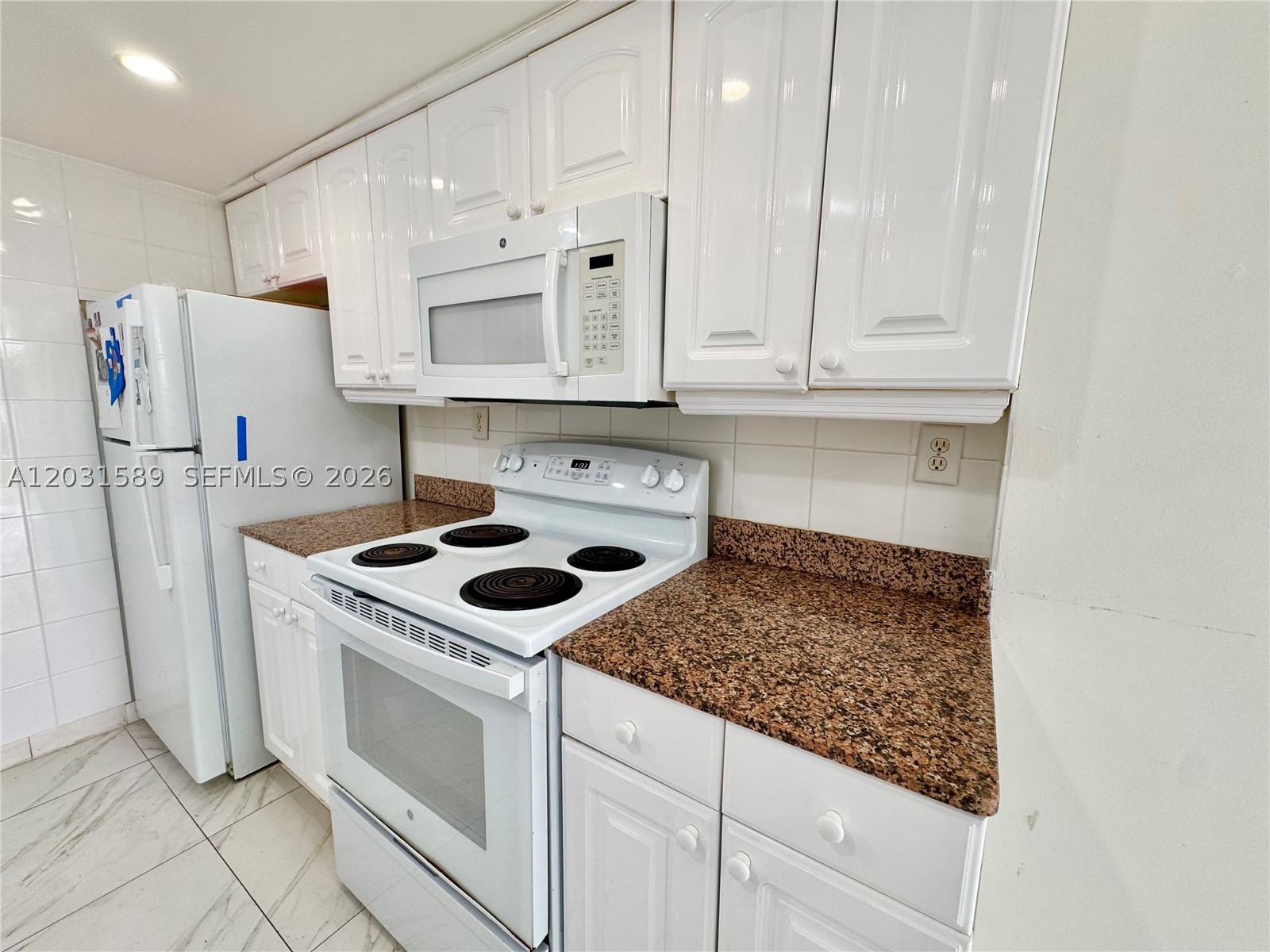FAIRVIEW HOUSE CONDO - Residential