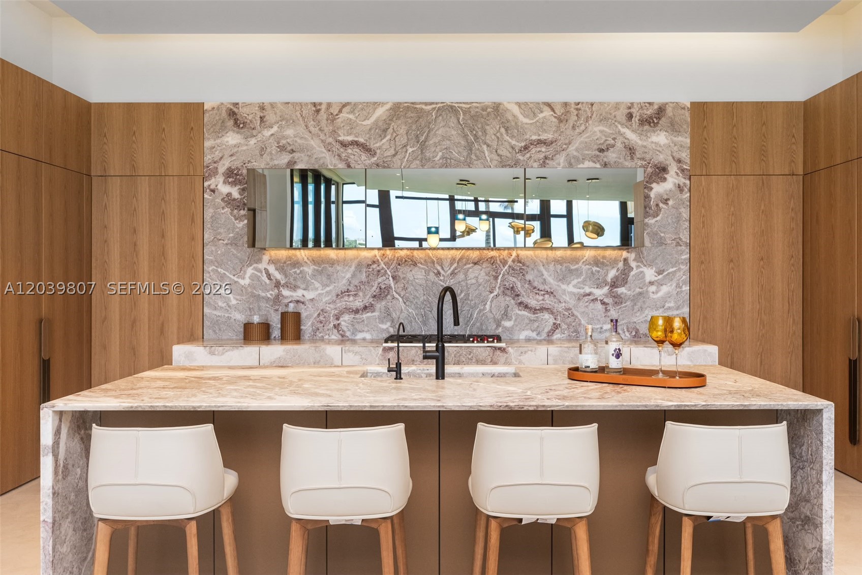 BEACH SHORES - Residential