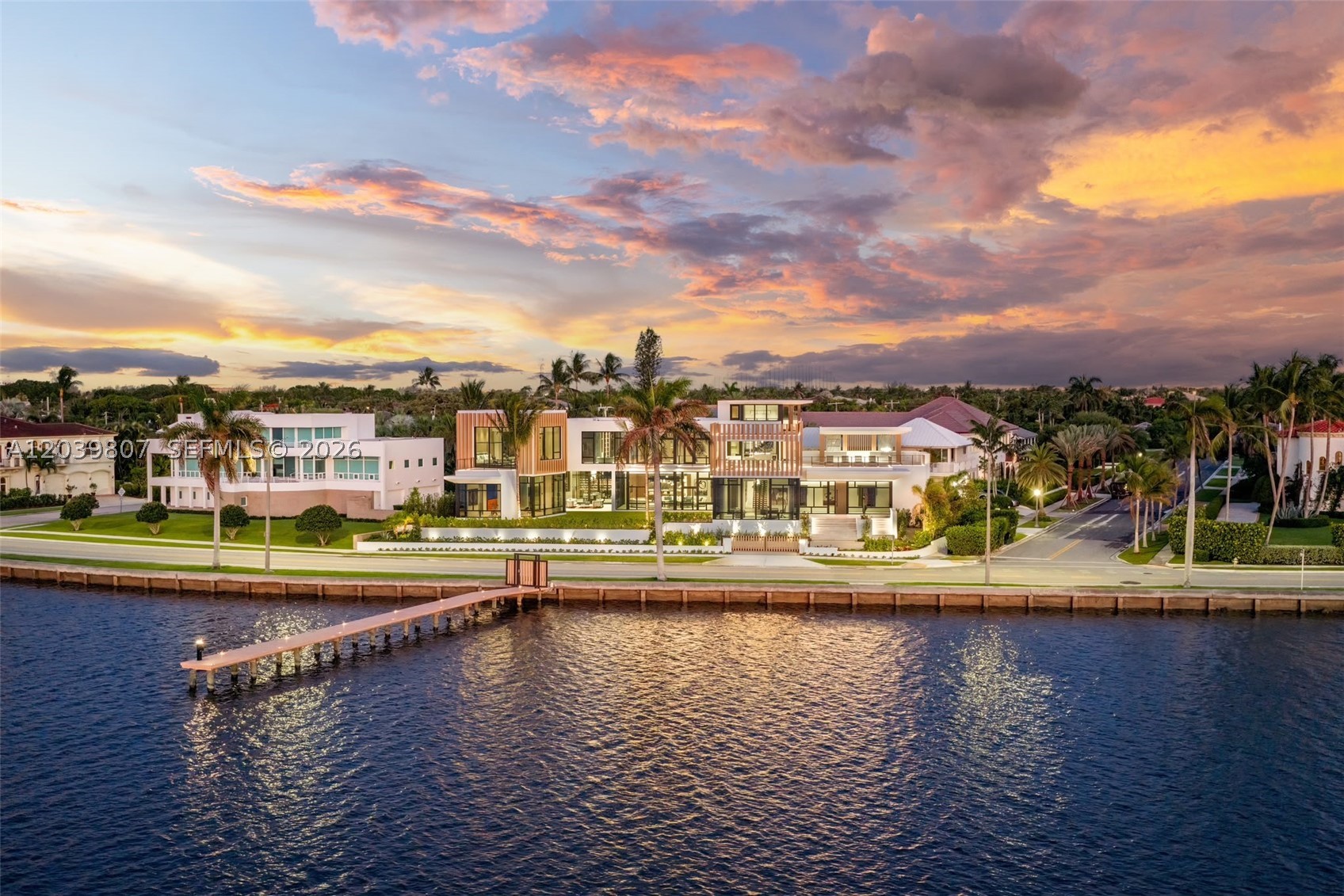 BEACH SHORES - Residential