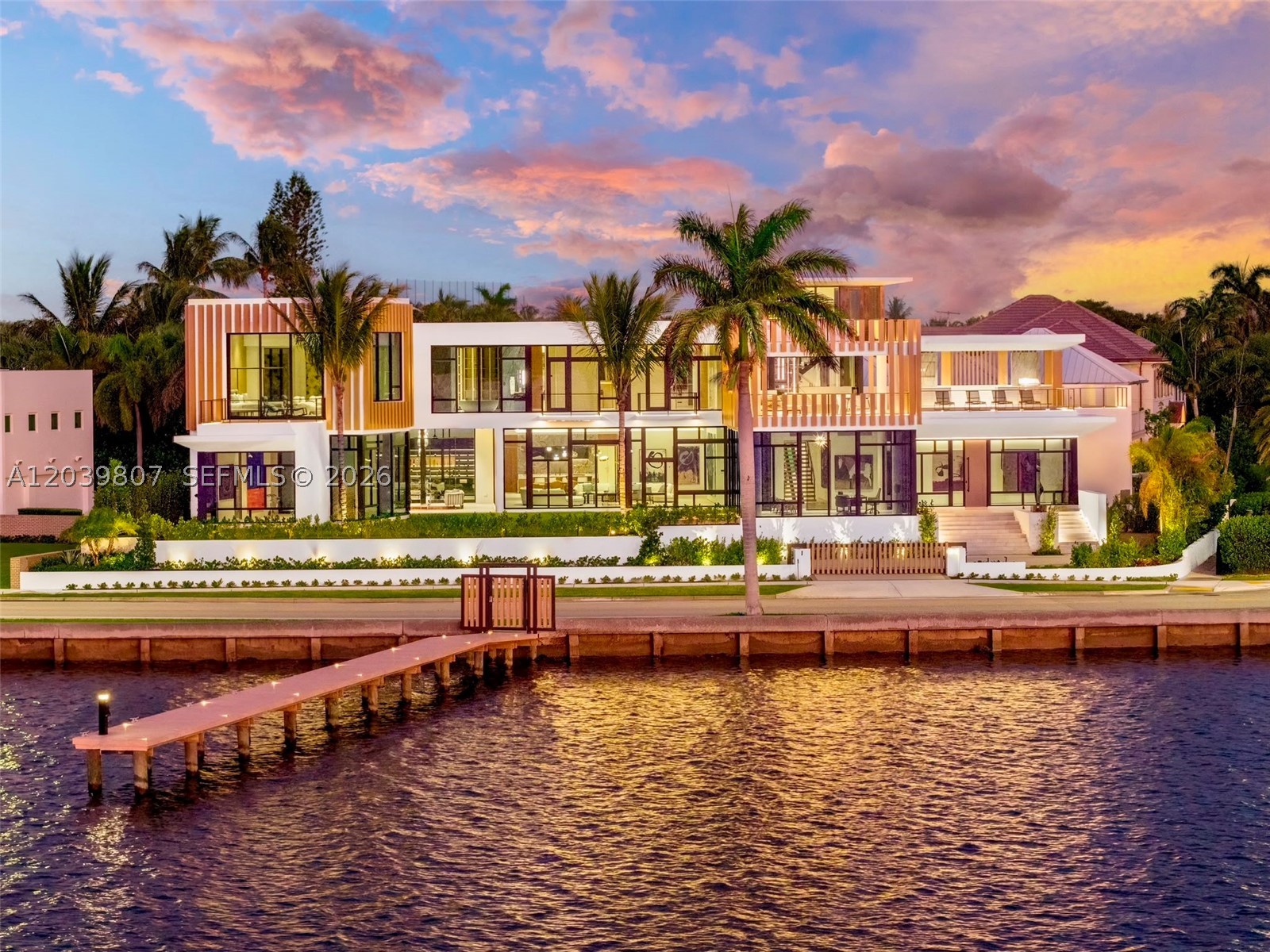 BEACH SHORES - Residential