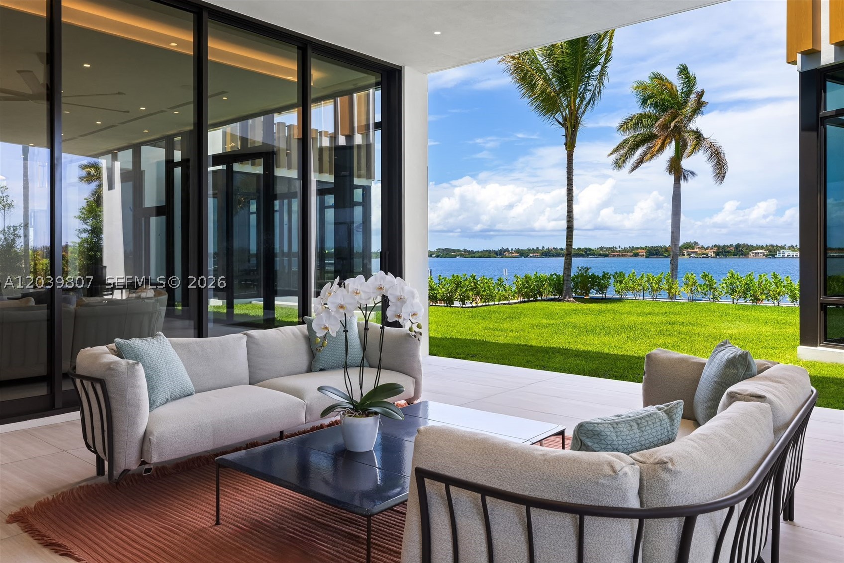 BEACH SHORES - Residential