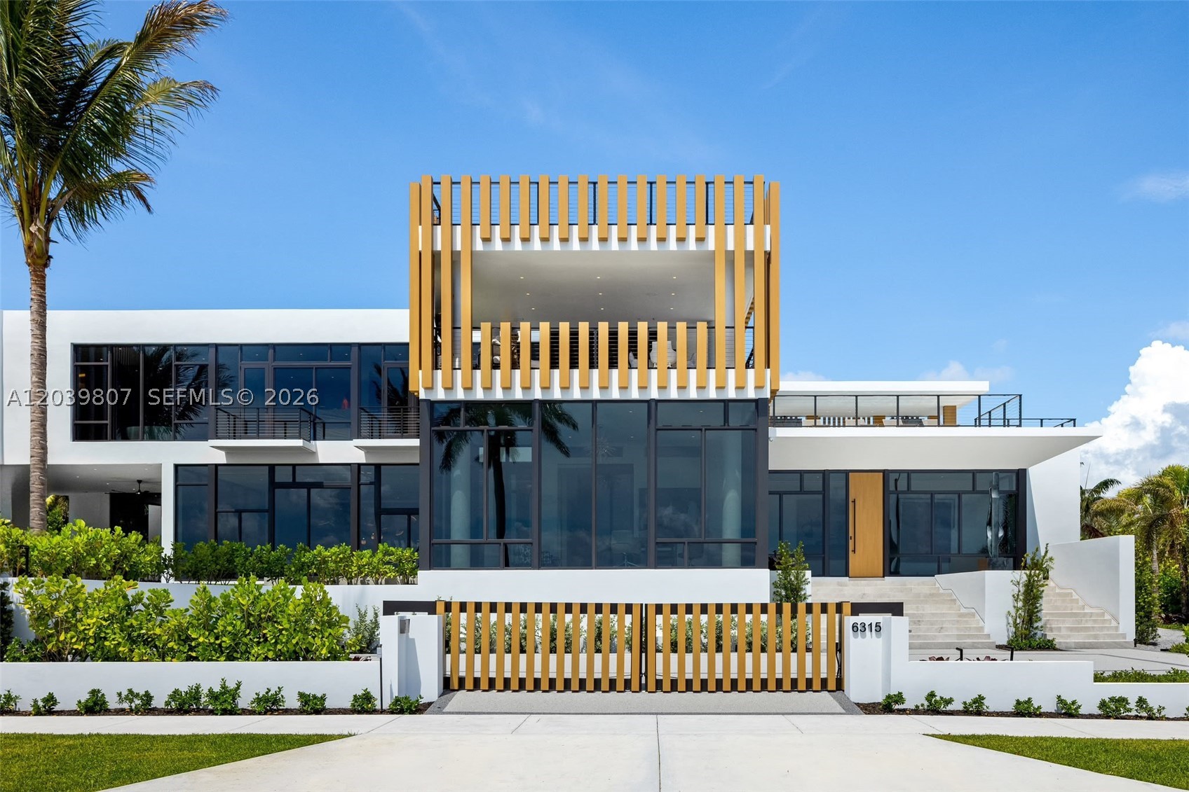 BEACH SHORES - Residential