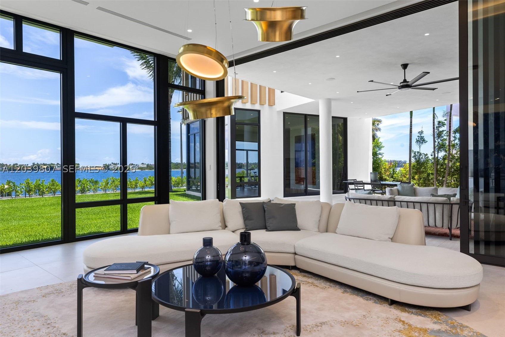 BEACH SHORES - Residential