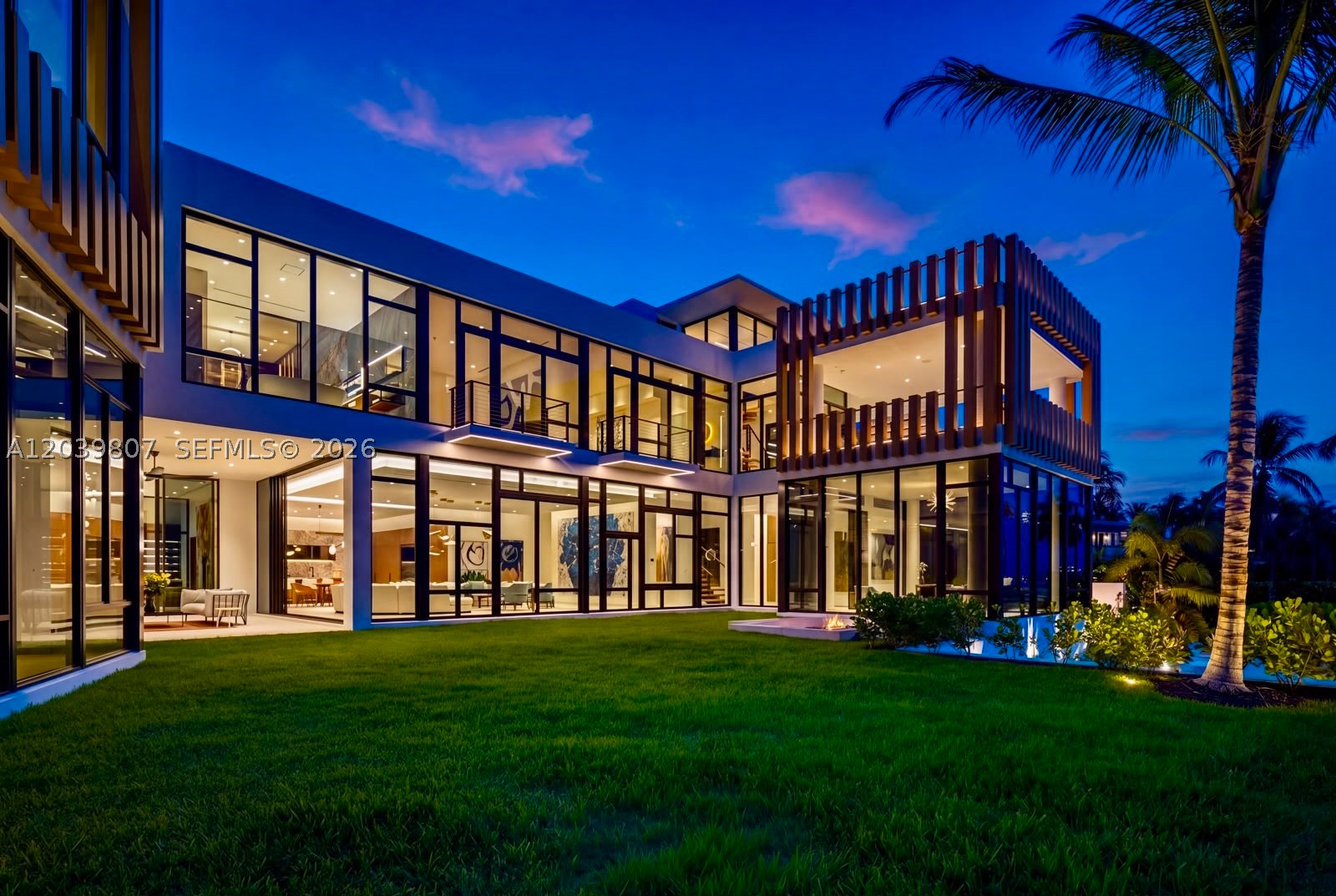 BEACH SHORES - Residential