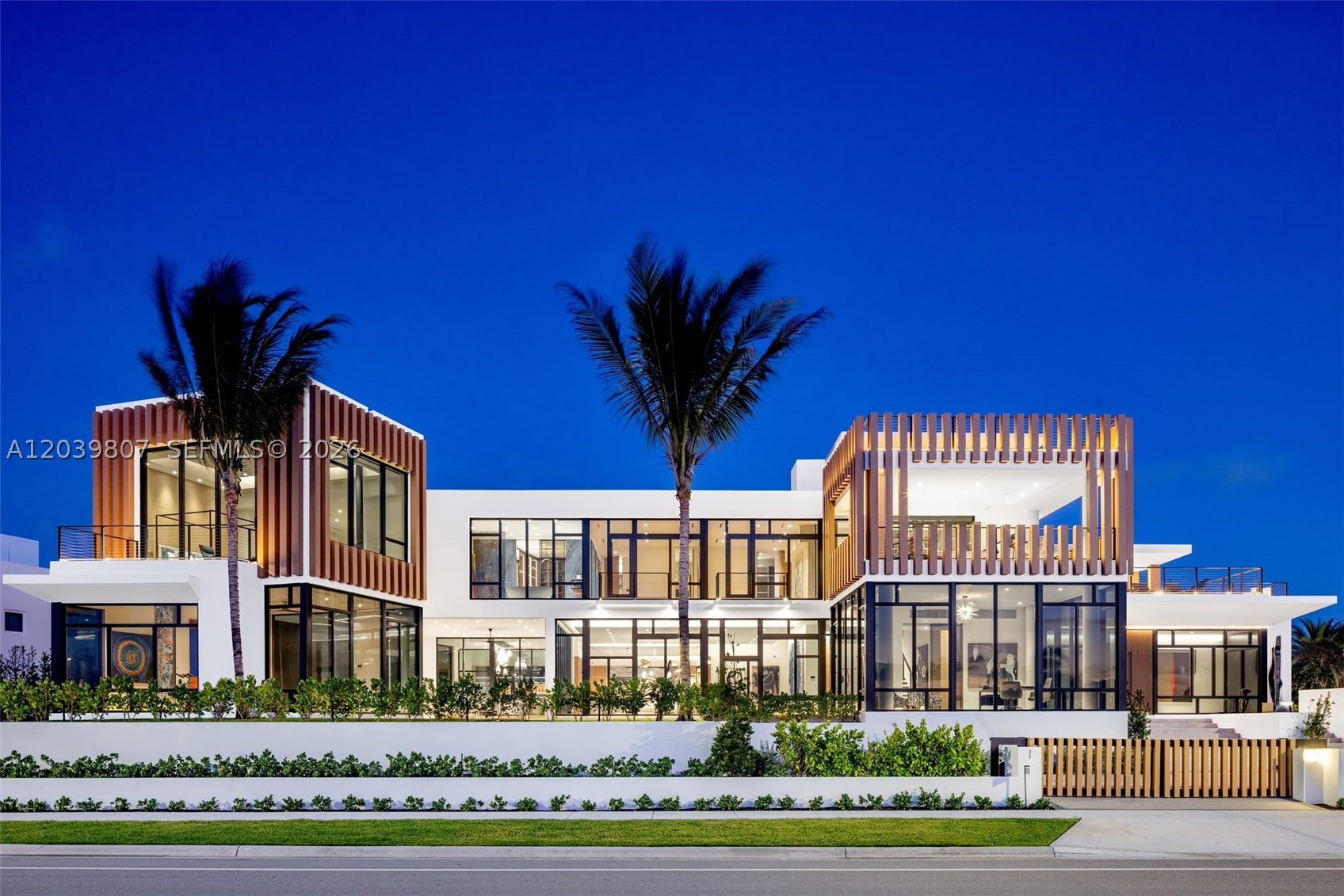 BEACH SHORES - Residential