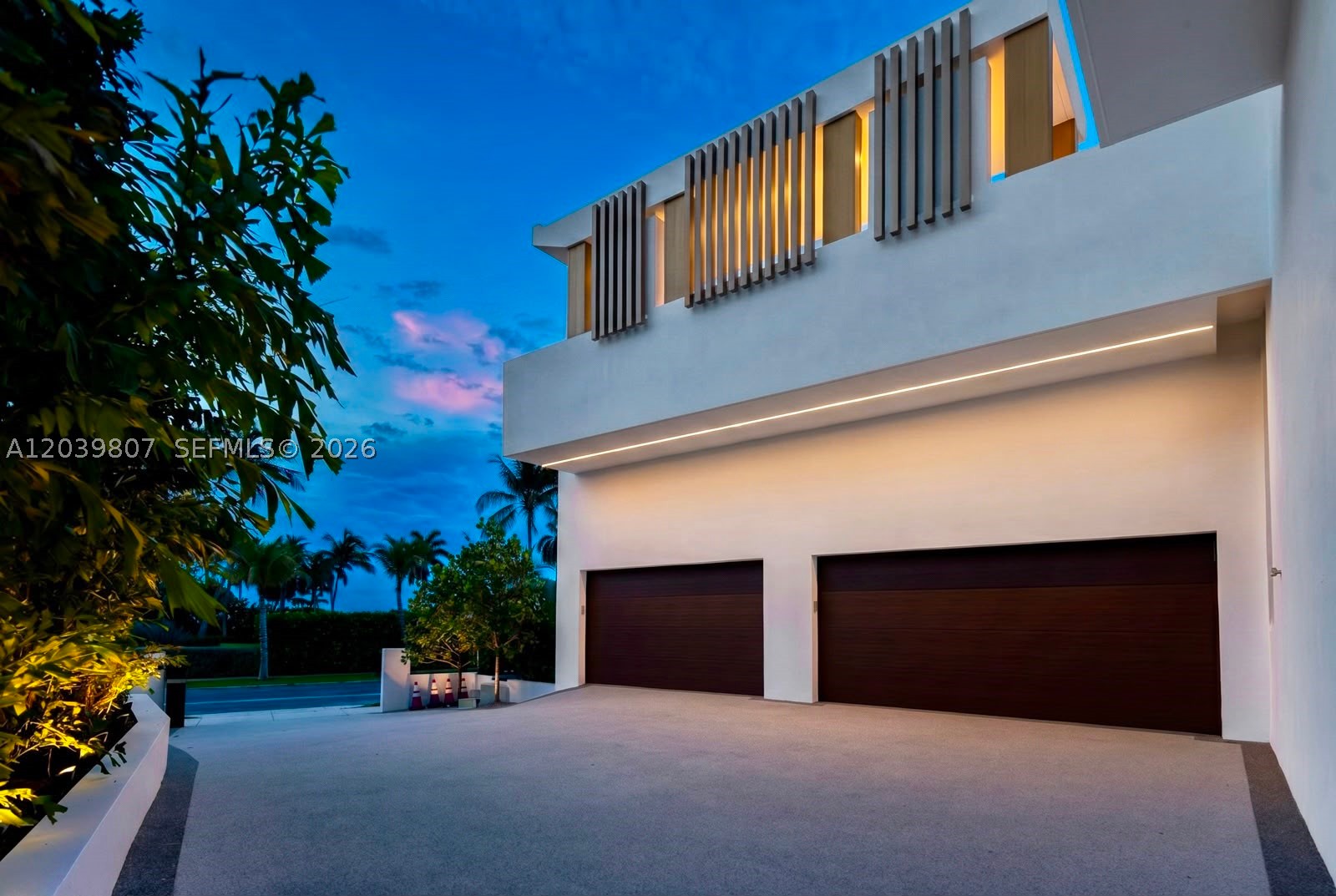 BEACH SHORES - Residential