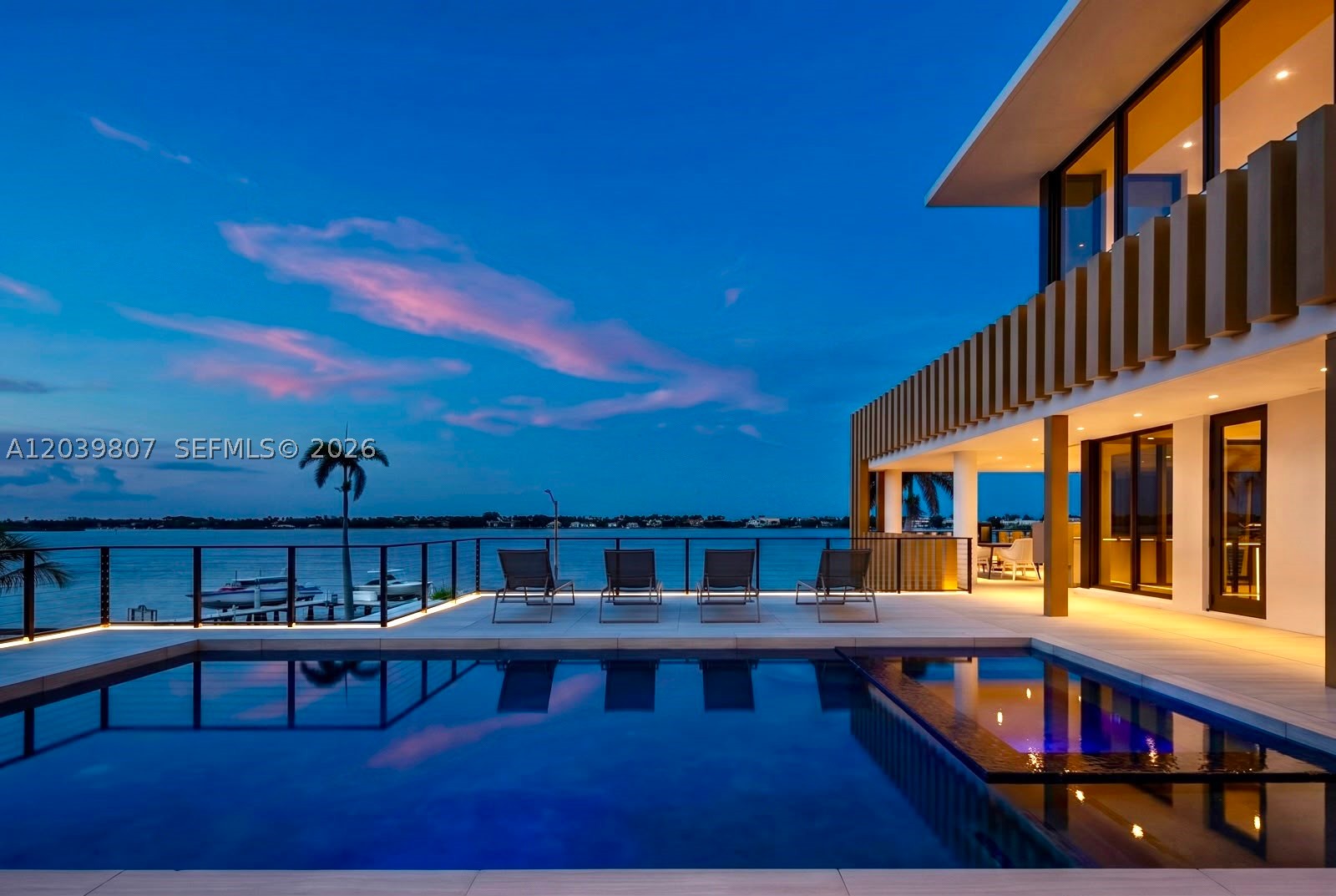 BEACH SHORES - Residential