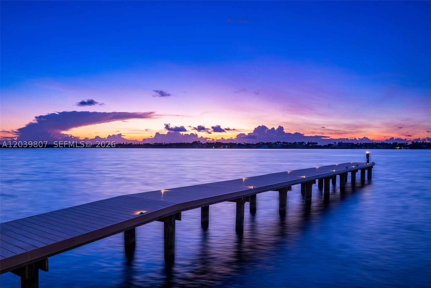 BEACH SHORES - Residential
